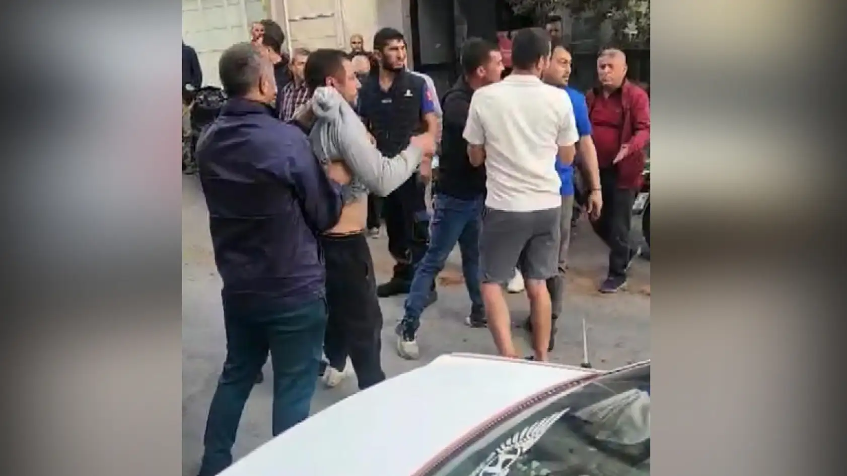 Menteşe'de çalıntı araçla kaza yapan şahıs vatandaşlarca yakalandı