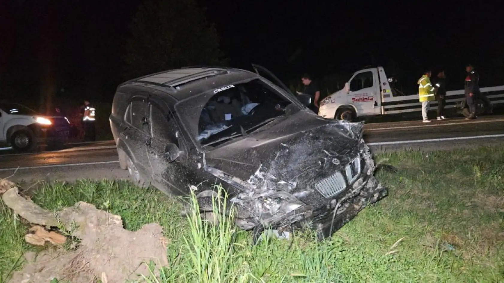 Feci kaza... Otomobil ile cip çarpıştı: 3 ölü, 1 yaralı