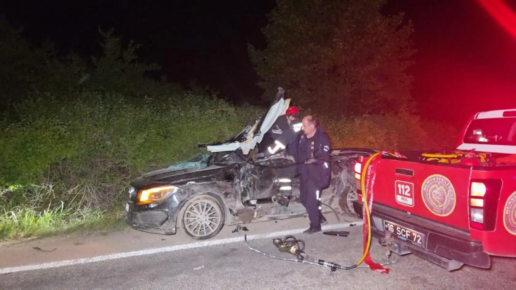 Feci kaza... Otomobil ile cip çarpıştı: 3 ölü, 1 yaralı