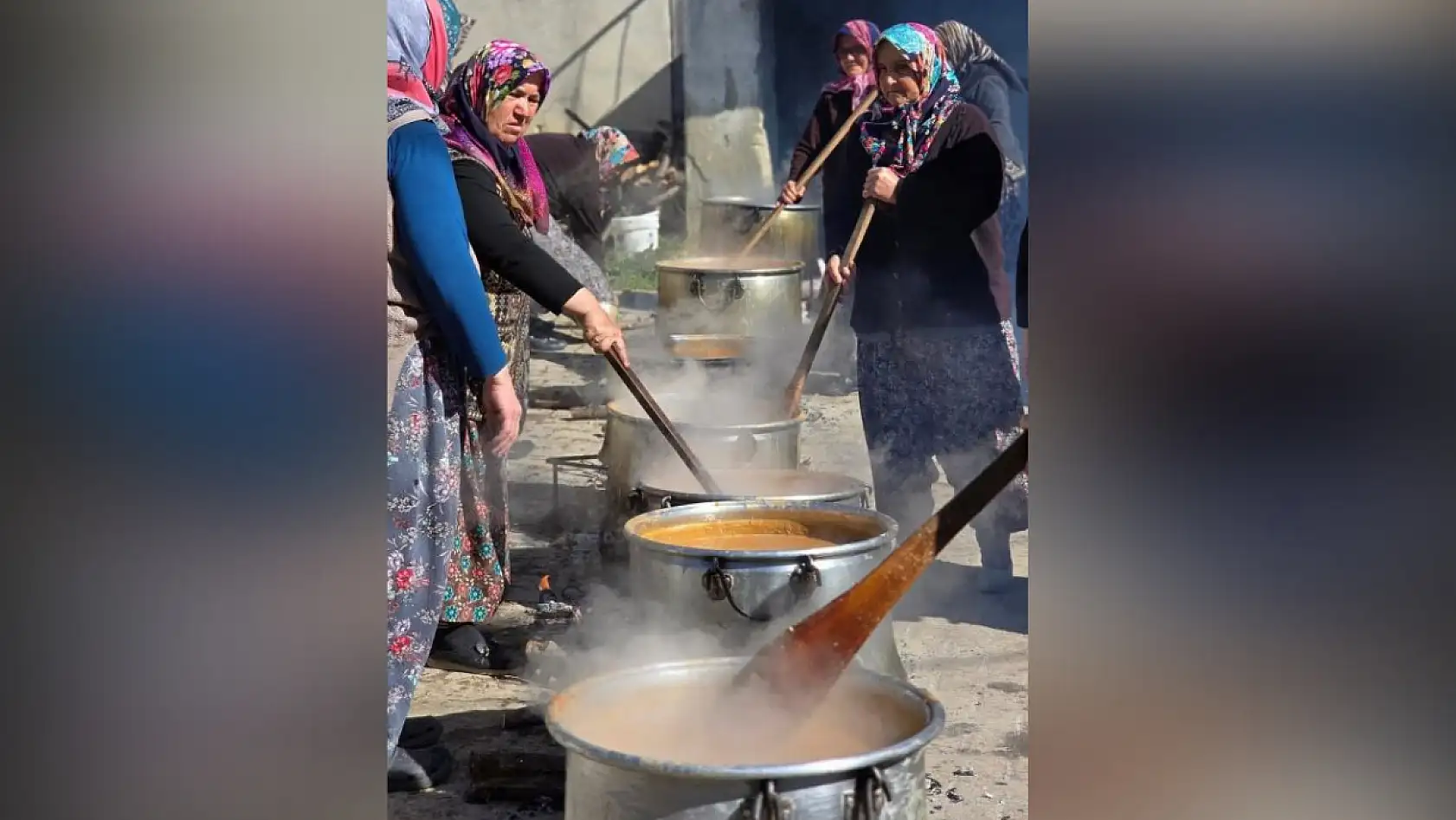 672 yıllık tarifle yılda 1 kez yapılıyor...Herkes o köye akın etti