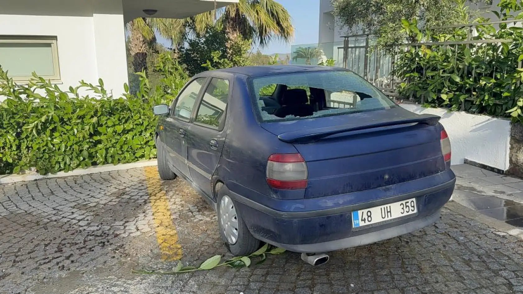 Bodrum'da su borusu bomba gibi patladı, site savaş alanına döndü