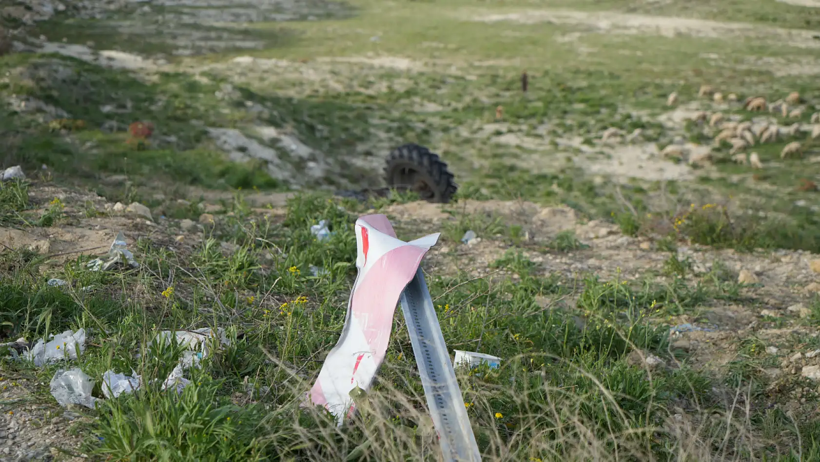 Traktör şarampole devrildi: 1 ölü