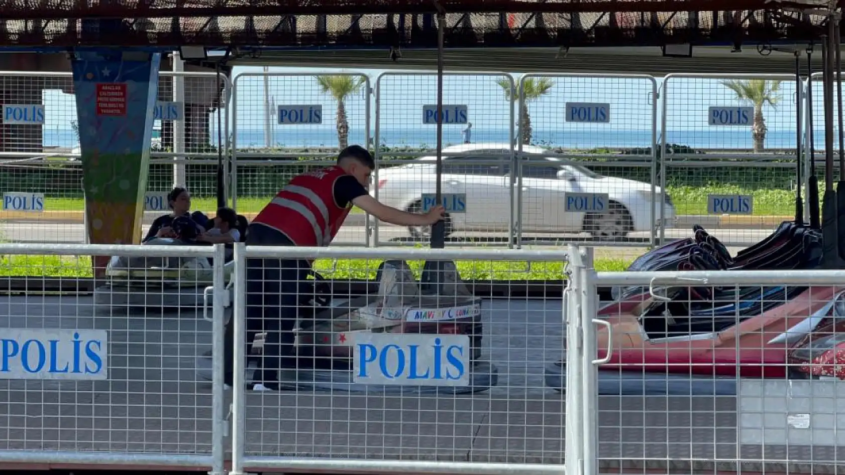 Anne ve kızı Lunapark'ta şoku yaşadılar