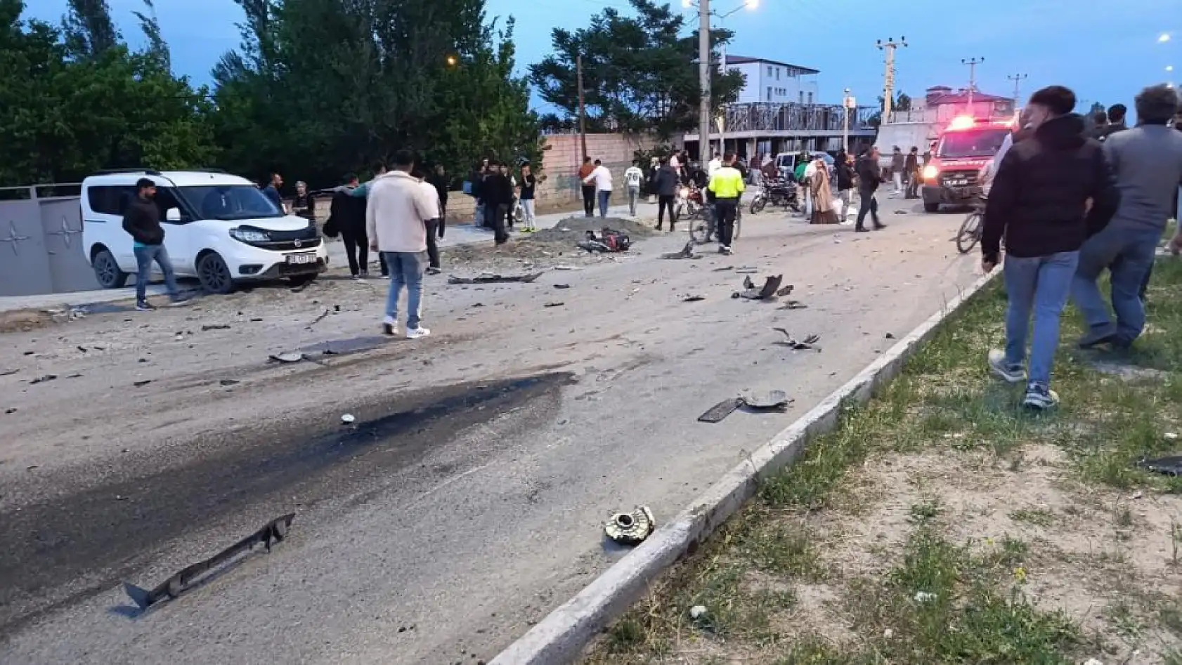 Feci kaza: Otomobilin çarptığı motosikletli hayatını kaybetti