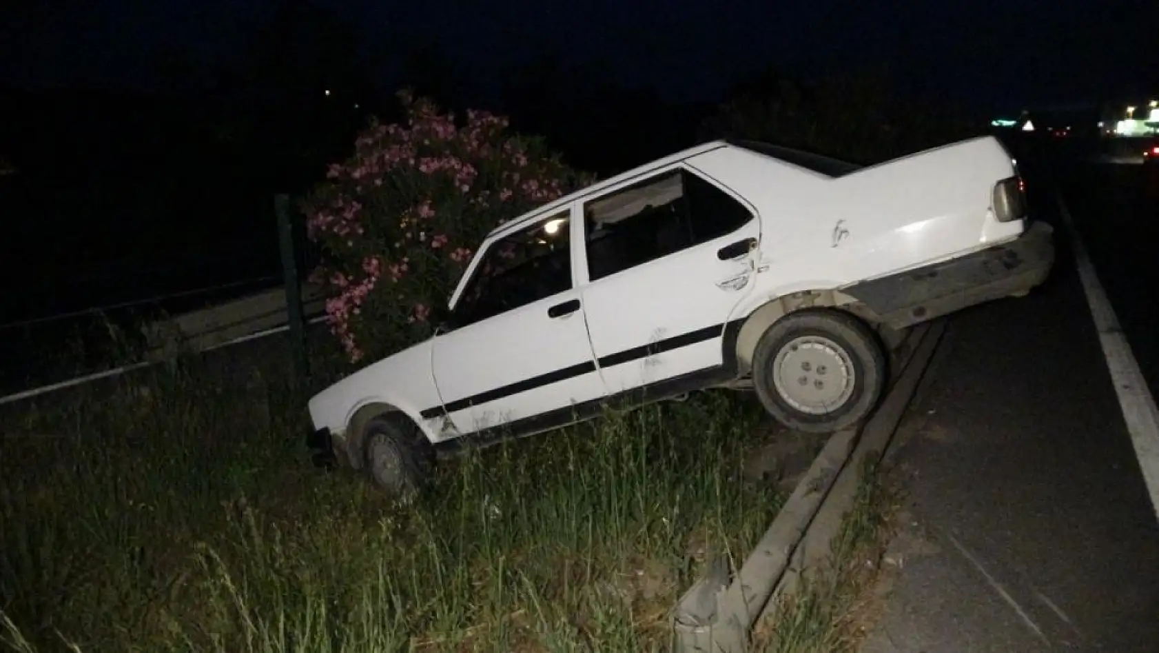 Facianın eşiğinden dönülen kazayı burunları bile kanamadan atlattılar