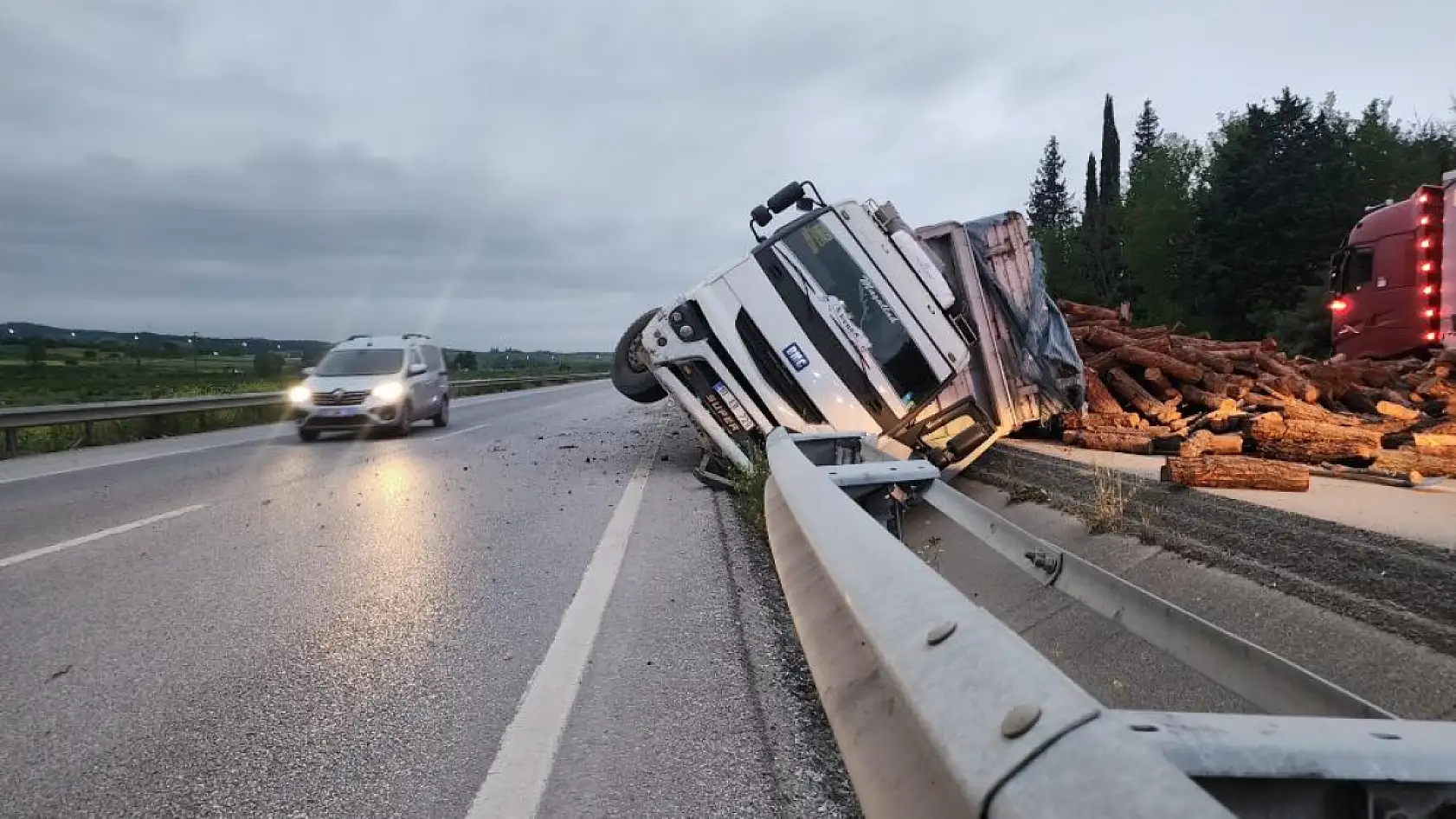 Feci trafik kazası: 3 yaralı
