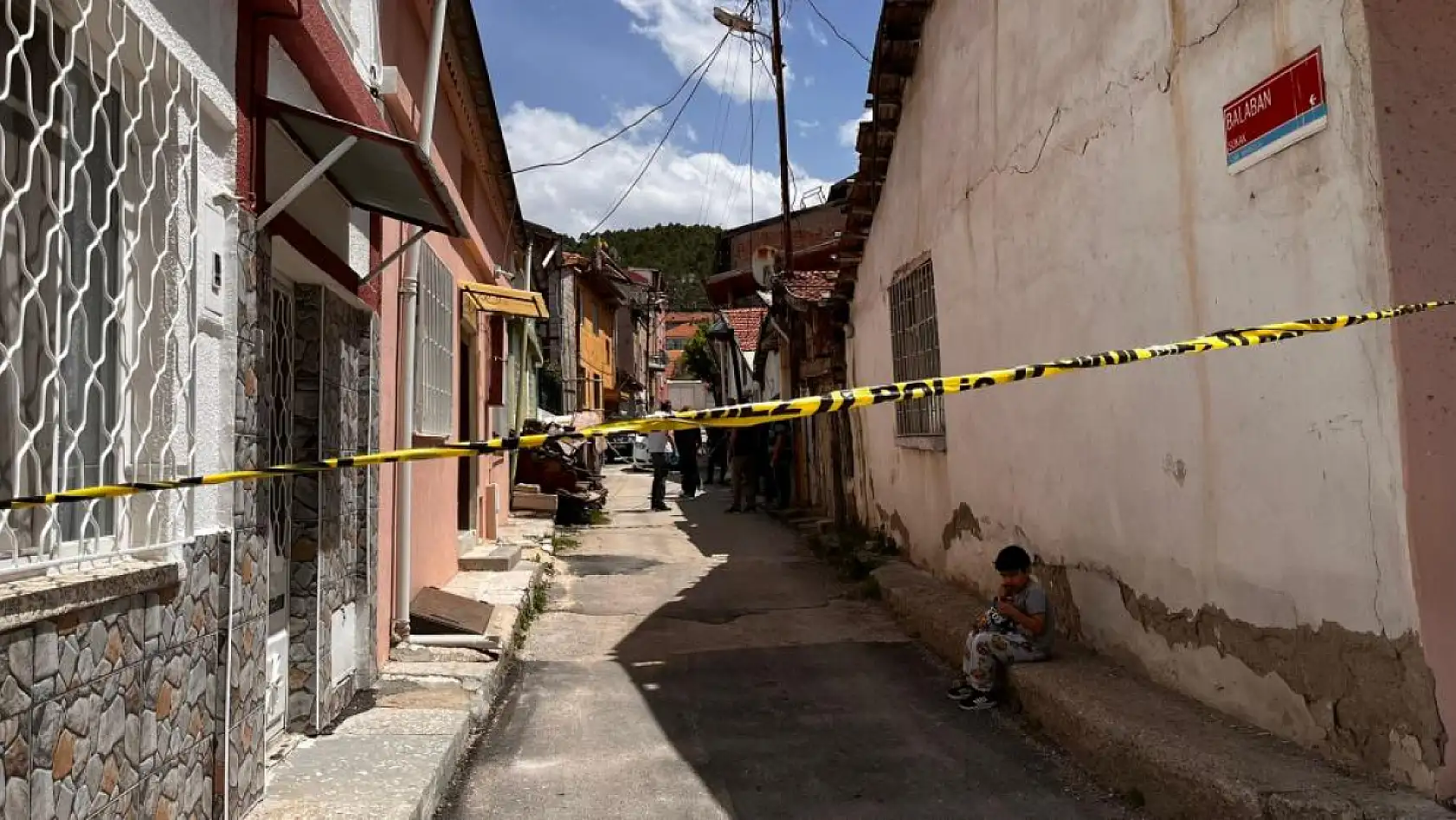 Evinden kötü koku geldi, 15 gün sonra ölü bulundu