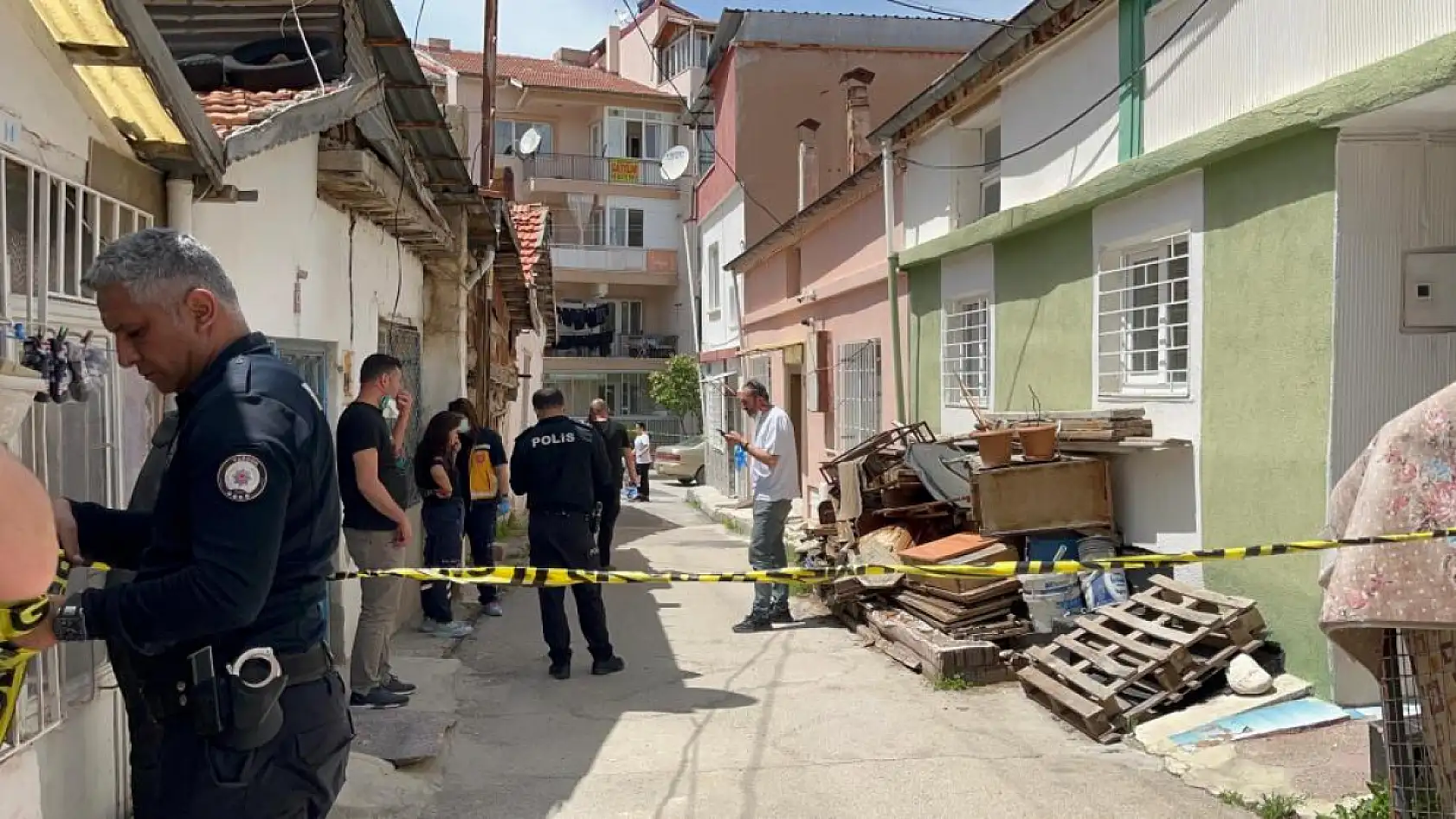 Evinden kötü koku geldi, 15 gün sonra ölü bulundu