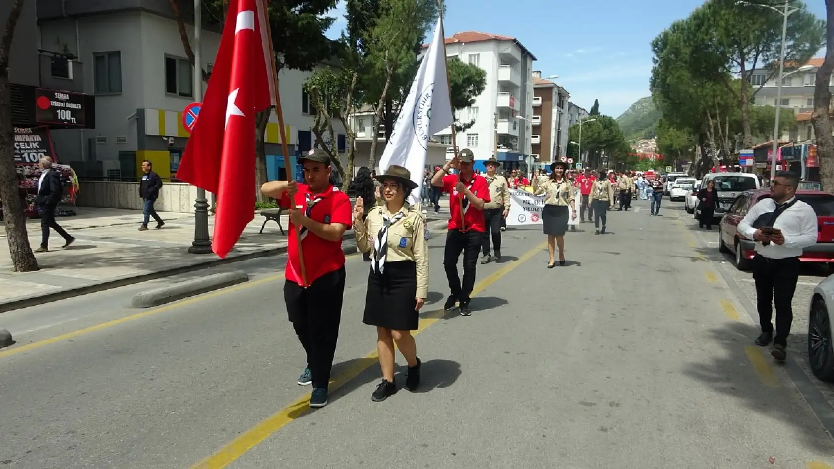 Muğla'da 10-16 Mayıs Engelliler Haftası etkinlikleri yürüyüşle başladı