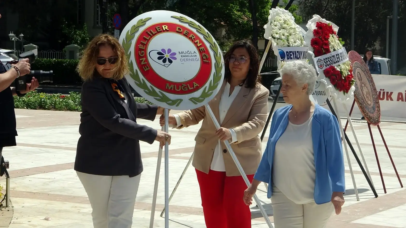 Muğla'da 10-16 Mayıs Engelliler Haftası etkinlikleri yürüyüşle başladı