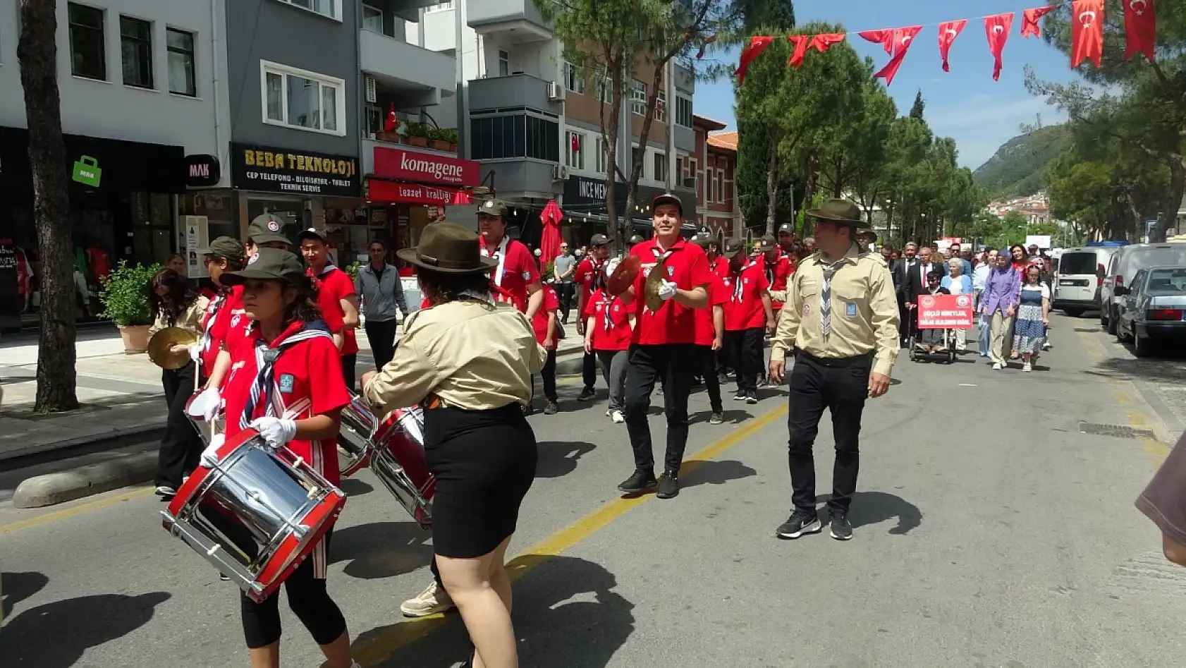 Muğla'da 10-16 Mayıs Engelliler Haftası etkinlikleri yürüyüşle başladı