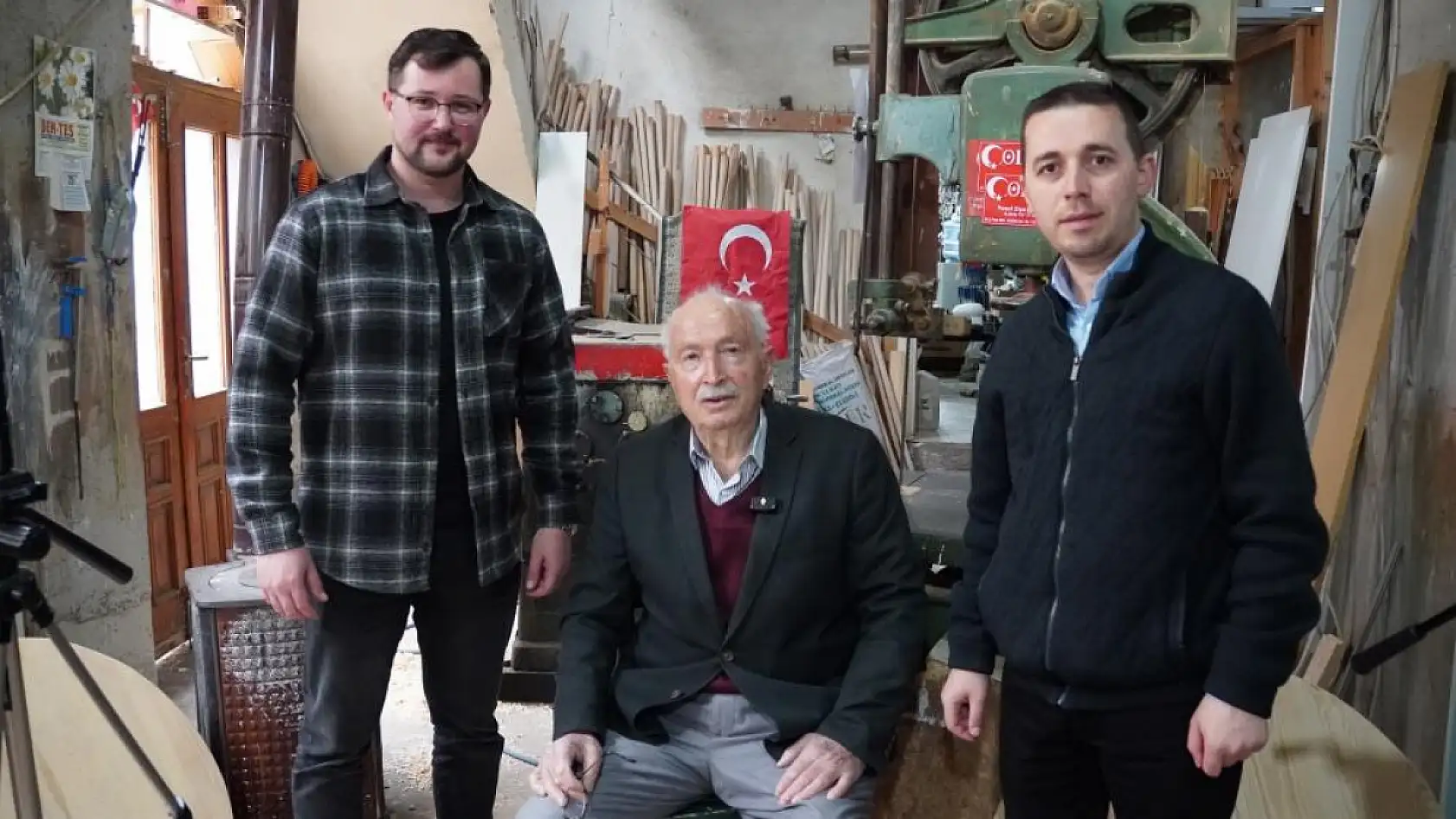 Herkesin konuştuğu usta! 64 yıl aynı tutkuyla çalışıyor