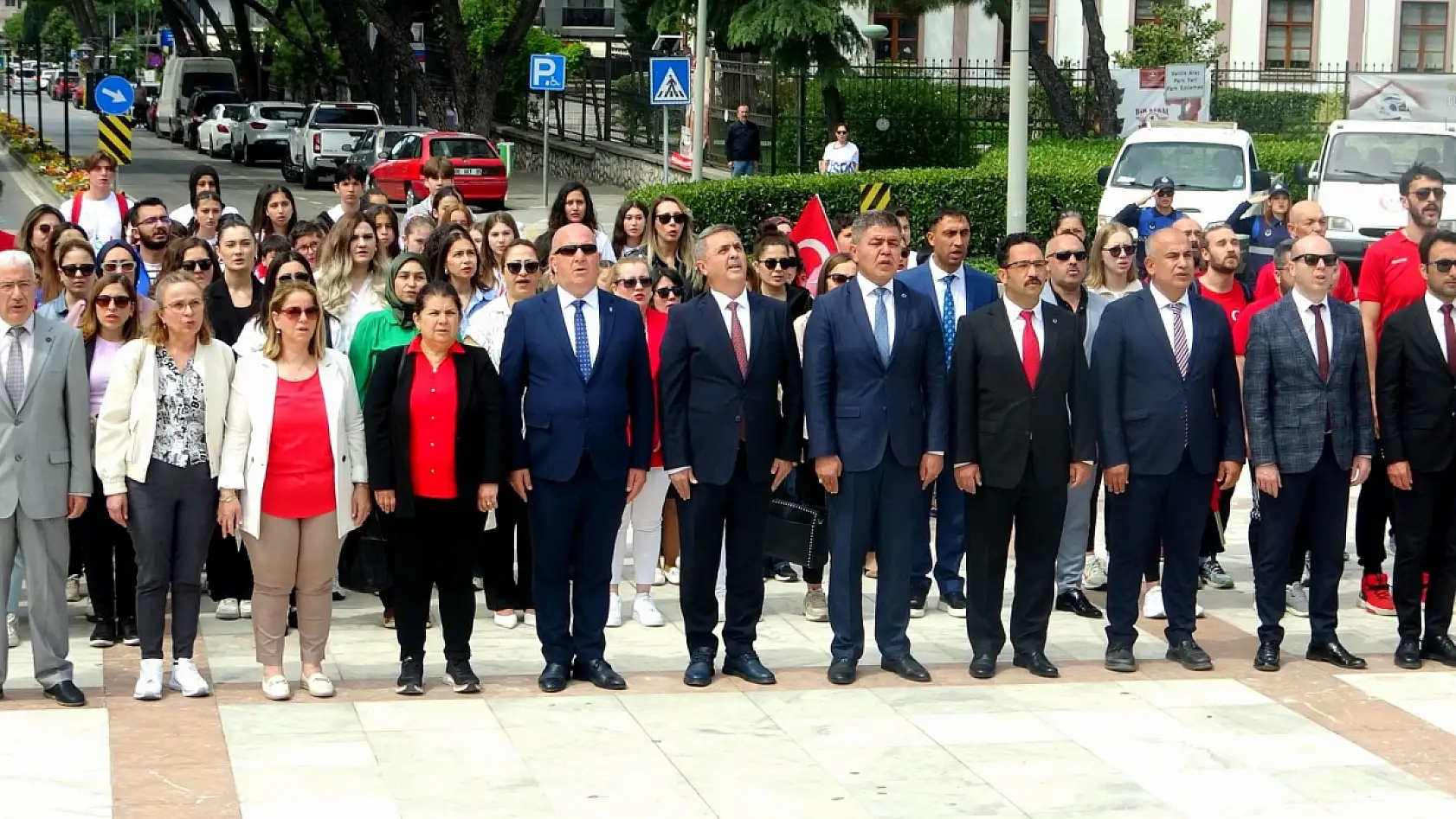 Muğla'da 19 Mayıs Haftası çelenk sunumuyla başladı