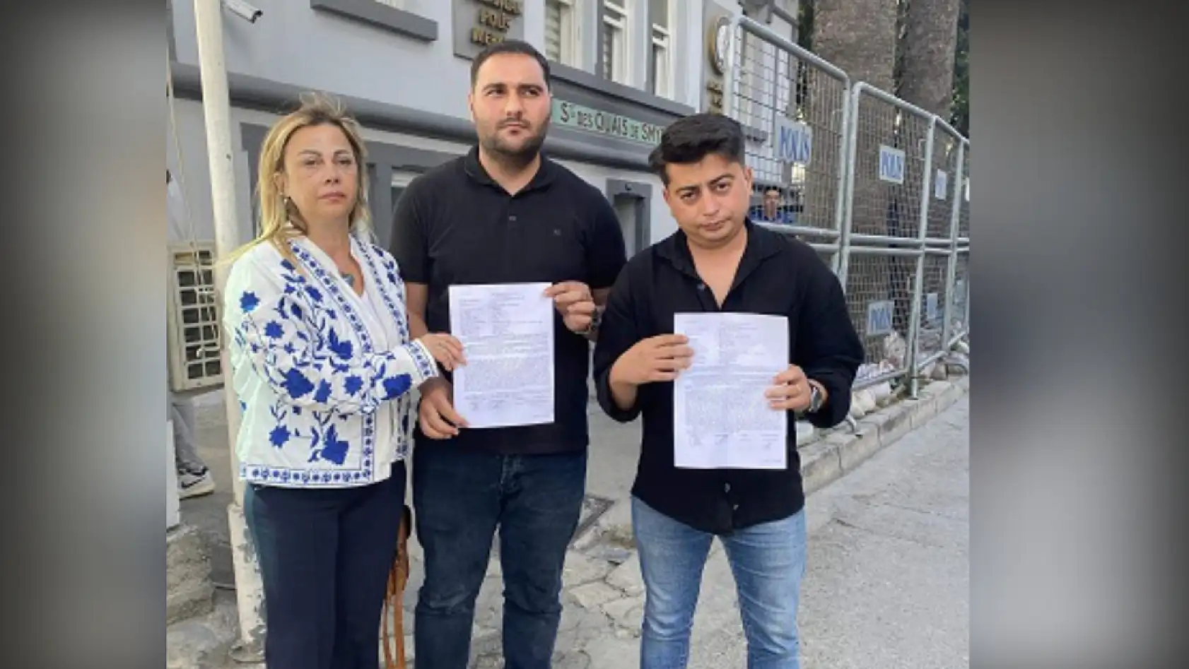 İzmir'de vinç kazasını haberleştirmek isteyen gazetecilere 15-20 kişilik grup saldırdı