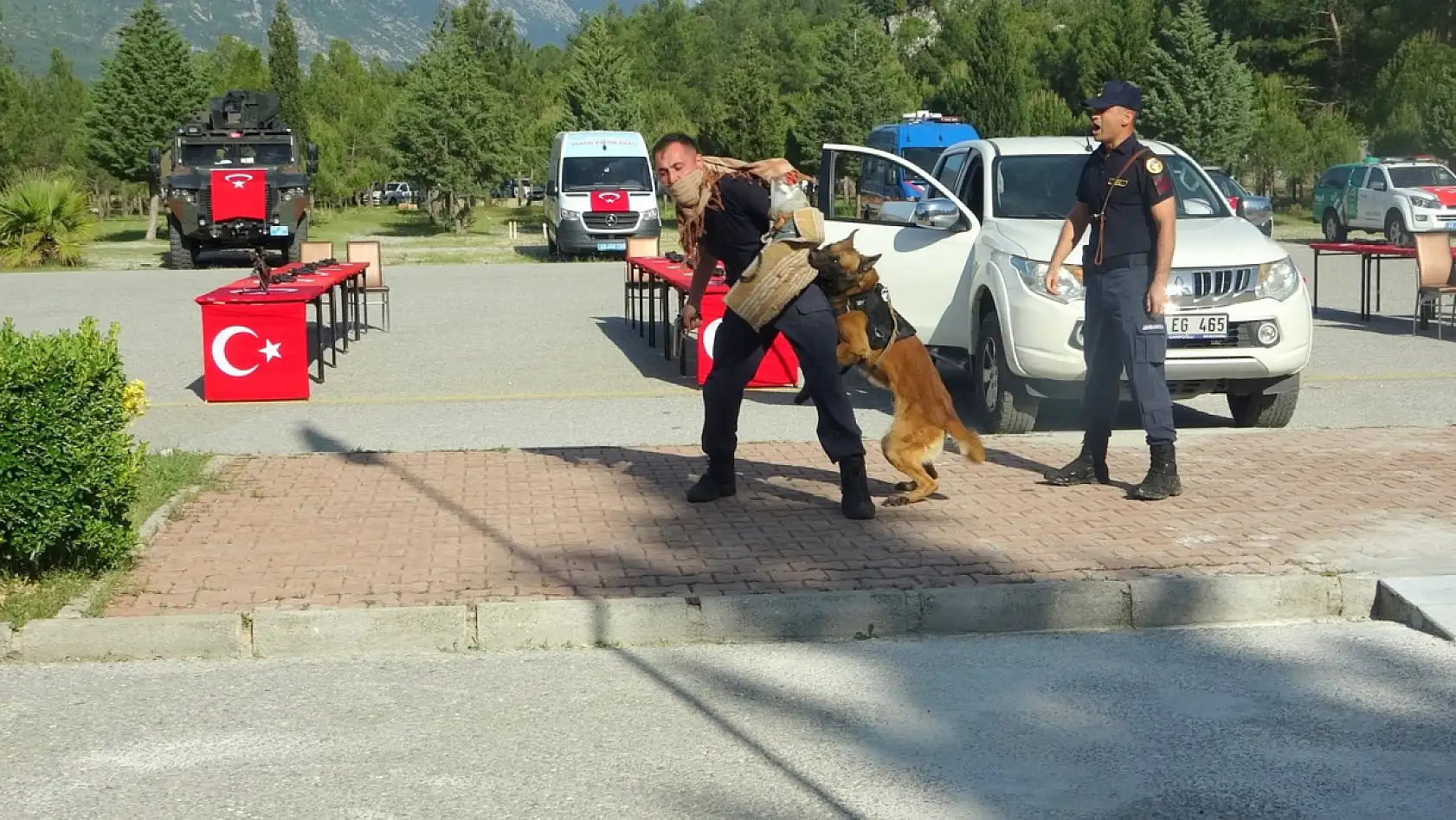 Muğla'da 64 engelli birey yemin ederek bir günlüğüne asker oldu