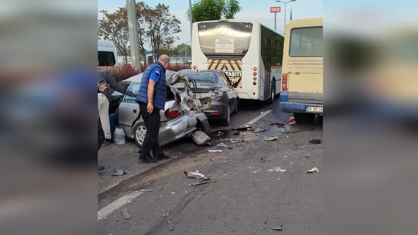Servis minibüsü kazası: 14 kişi yaralandı