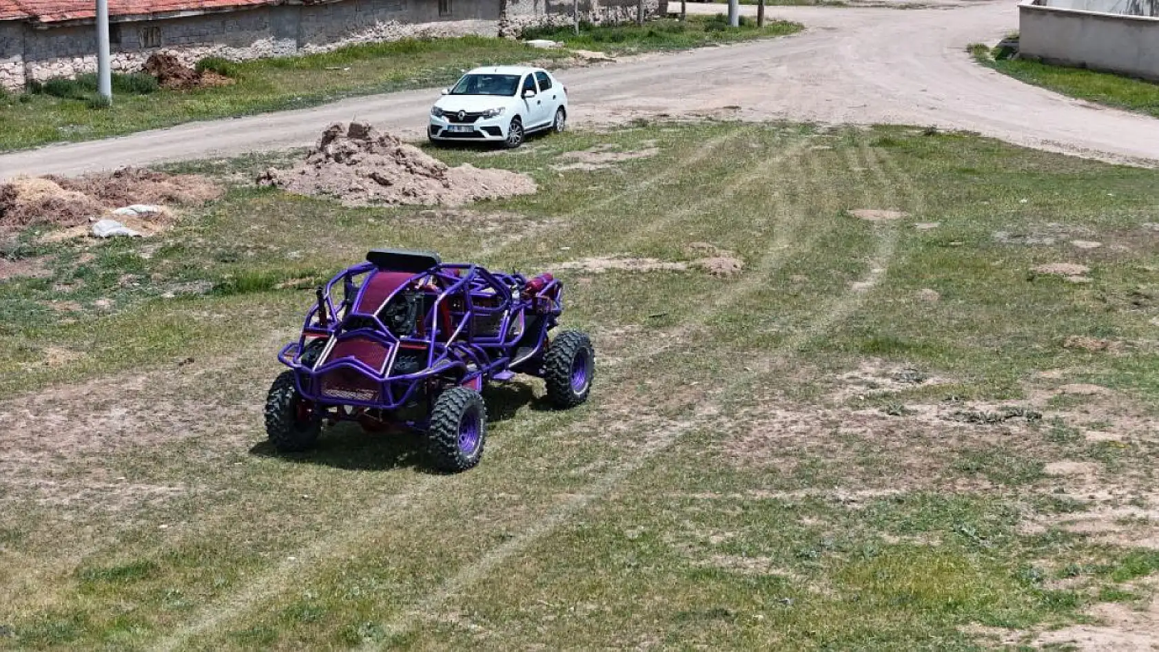 Filmden etkilendi 13 ayda 900 bin TL'ye elleriyle arazi aracını yaptı