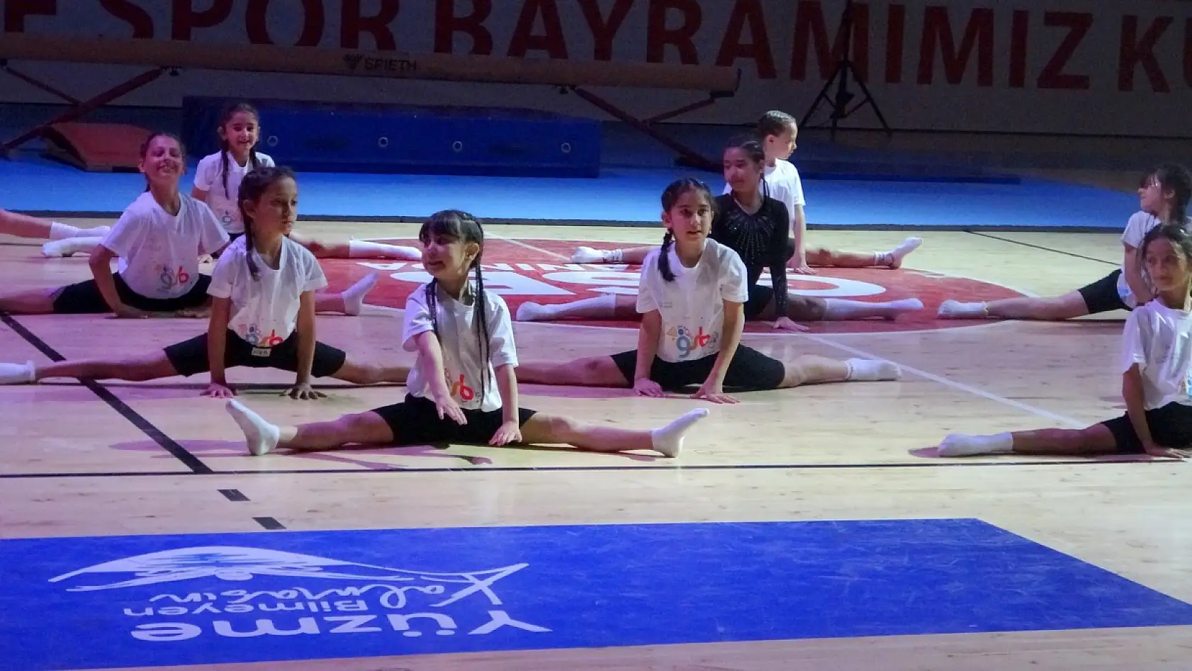 Muğla'da 19 Mayıs coşkusu F-16'ların gösterisiyle başladı