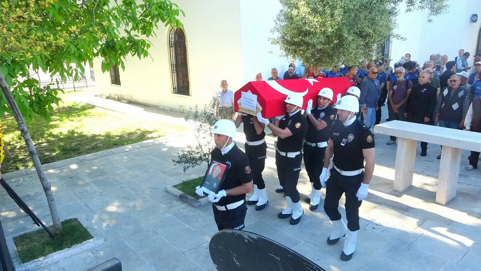 Hayatını kaybeden polis memuru Muğla'da son yolculuğuna uğurlandı