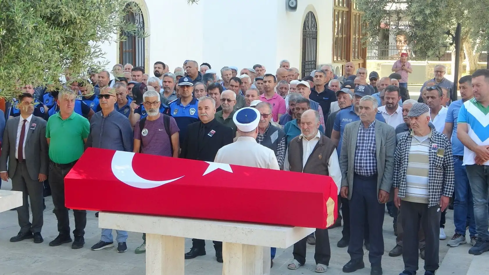 Hayatını kaybeden polis memuru Muğla'da son yolculuğuna uğurlandı