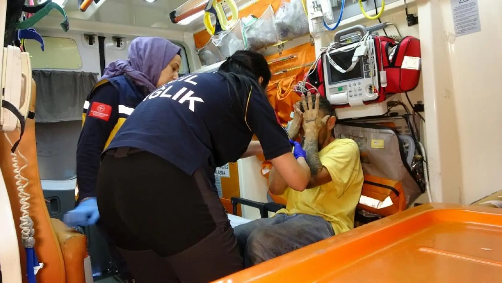 Otomobile çarpıp 'kimseye bir şey oldu mu' diye gözyaşı dökmüştü, alkollü çıktı, polise mukavemetten tutuklandı