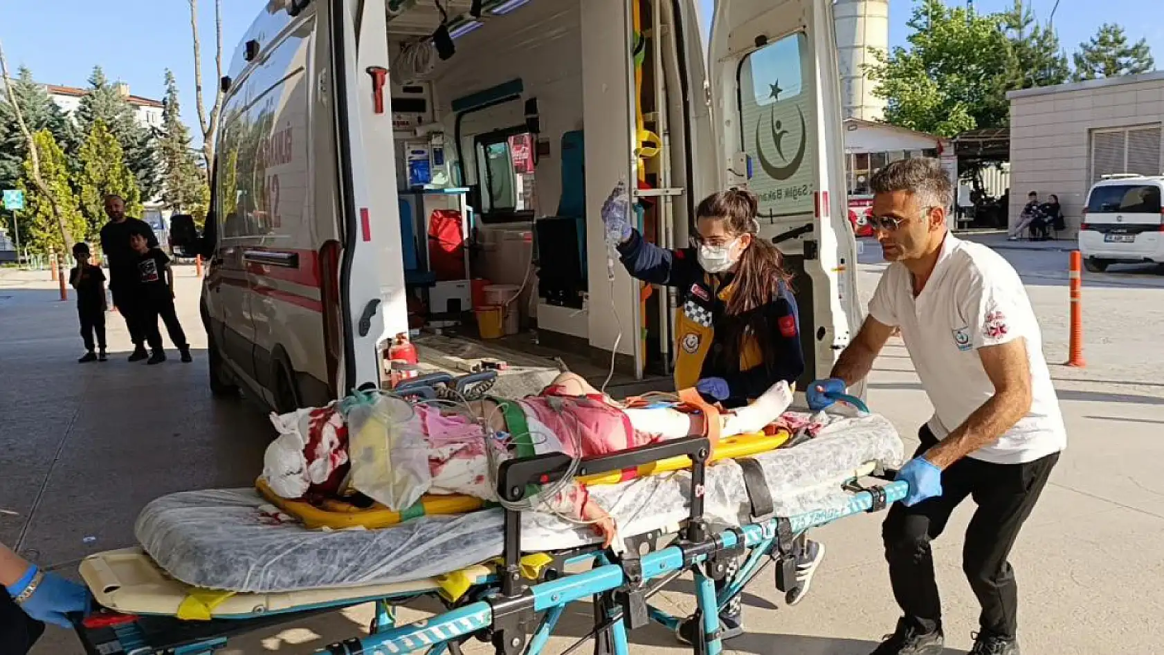 Babasının kullandığı traktörün altında kalan 7 yaşındaki çocuk defnedildi