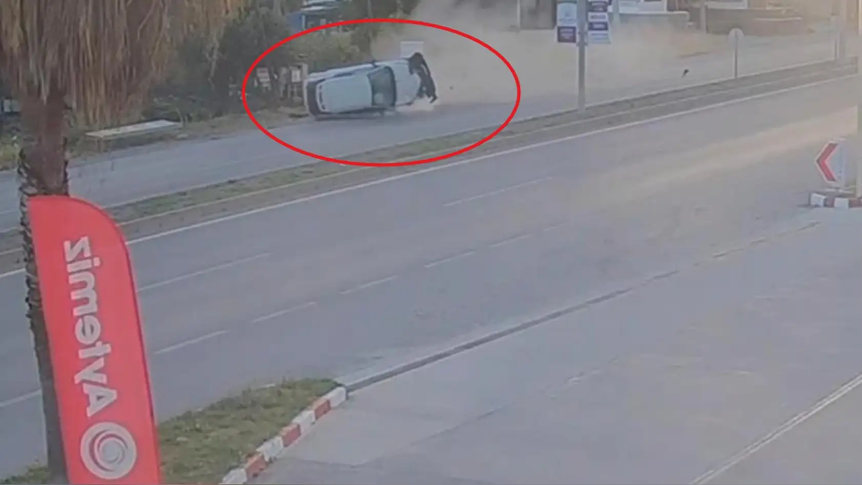 Bodrum'da takla atan araçtan çıkıp kaçtı
