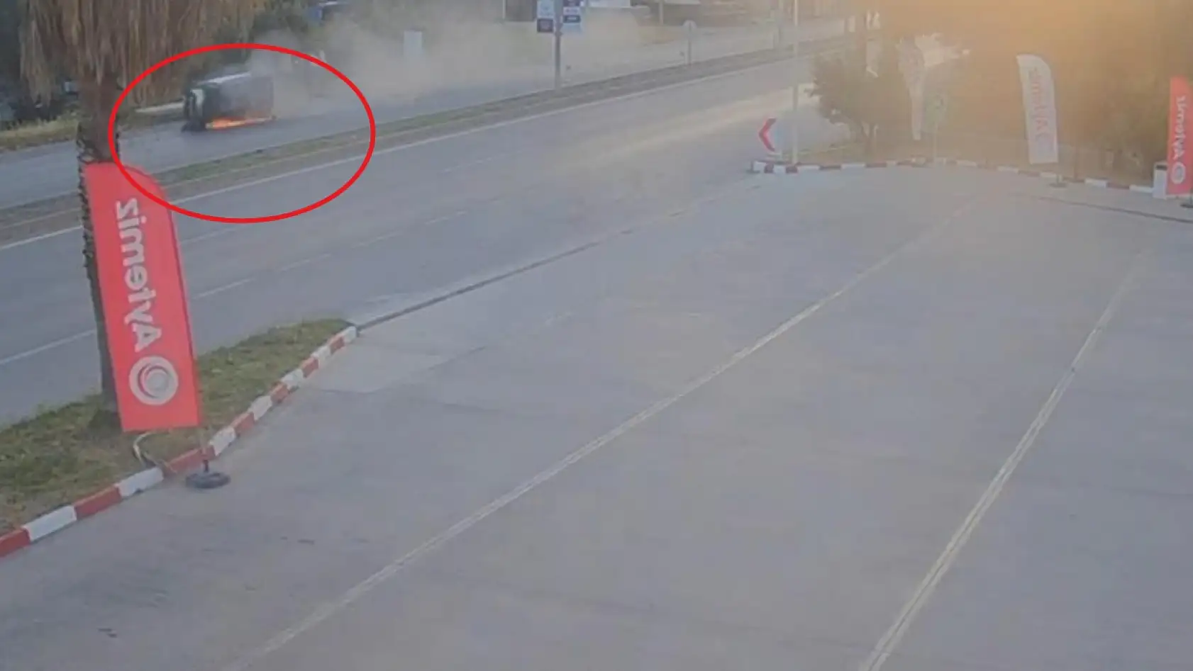 Bodrum'da takla atan araçtan çıkıp kaçtı