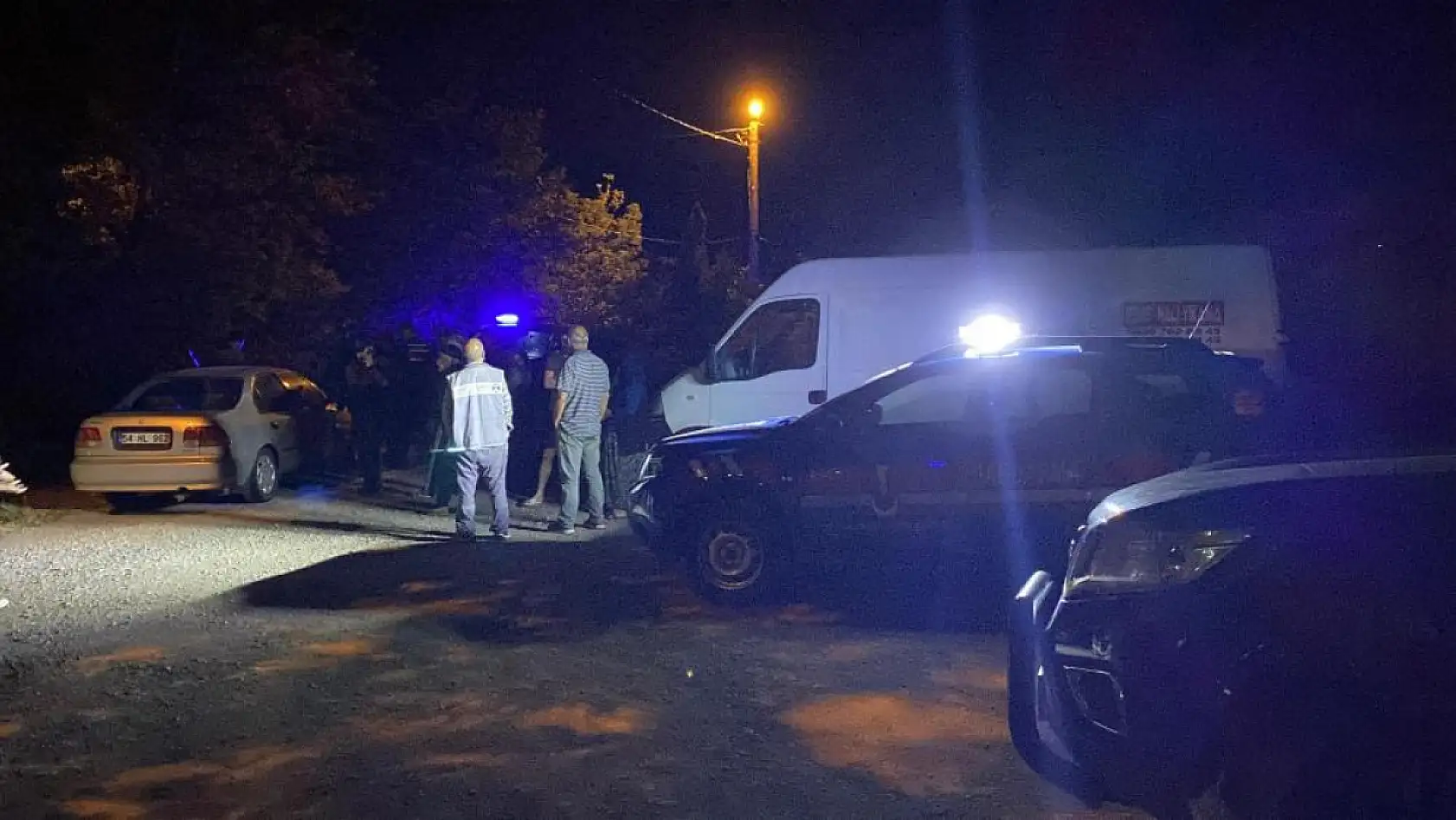 Aile içi kavgada ablasını ve eniştesini vurdu