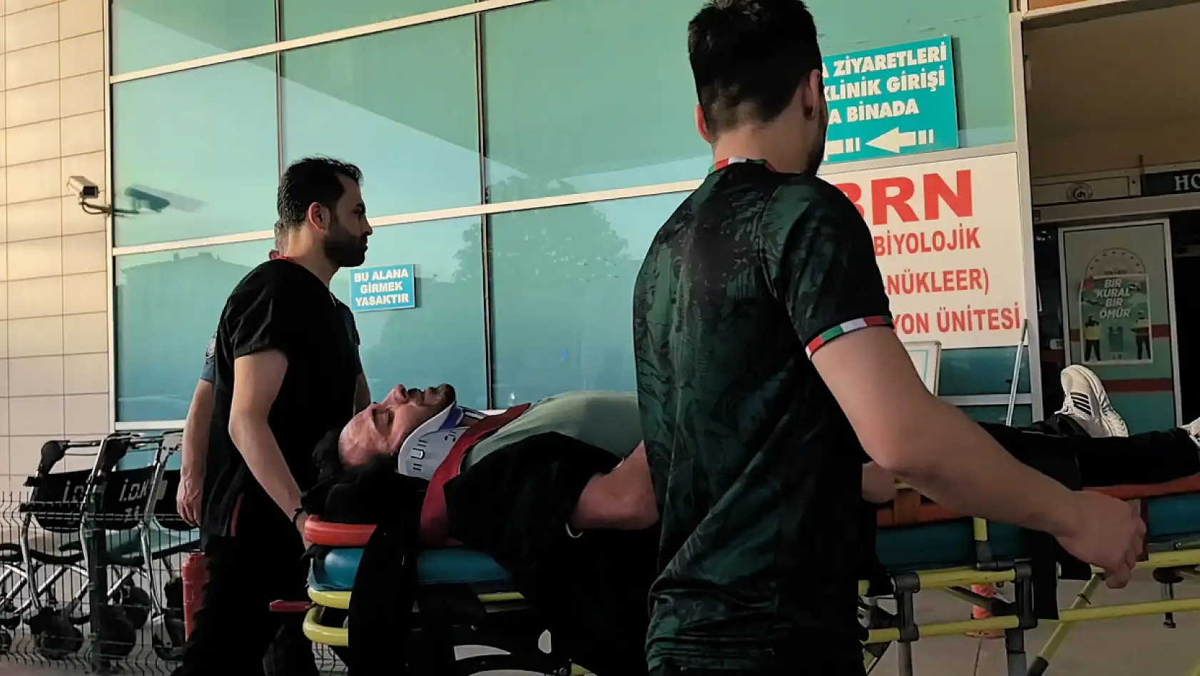 Kontrolden çıktı, şarampole yuvarlandı: 5 yaralı