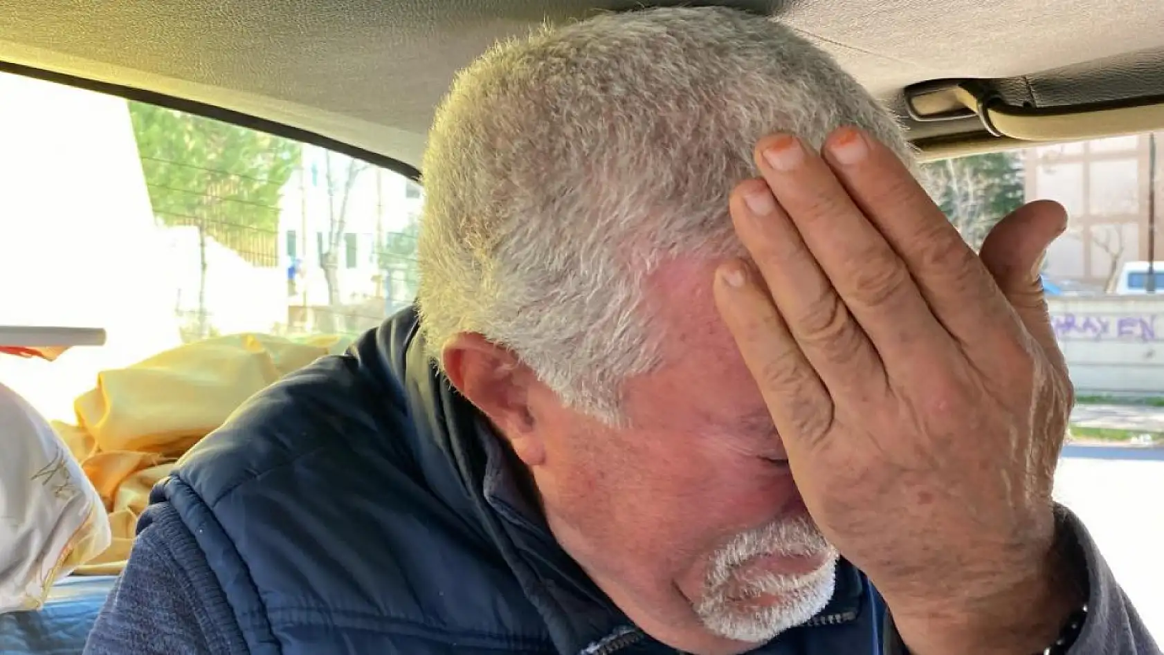 Hakkında uzaklaştırma kararı bulunan adam, barışma çağrısıyla gittiği evde eşi tarafından defalarca bıçaklandı