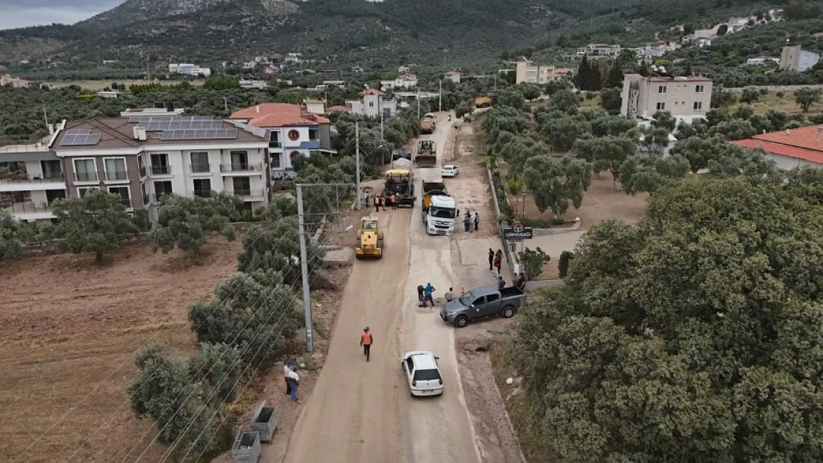 Muğla Büyükşehir Milas Menteş yolunu yeniliyor