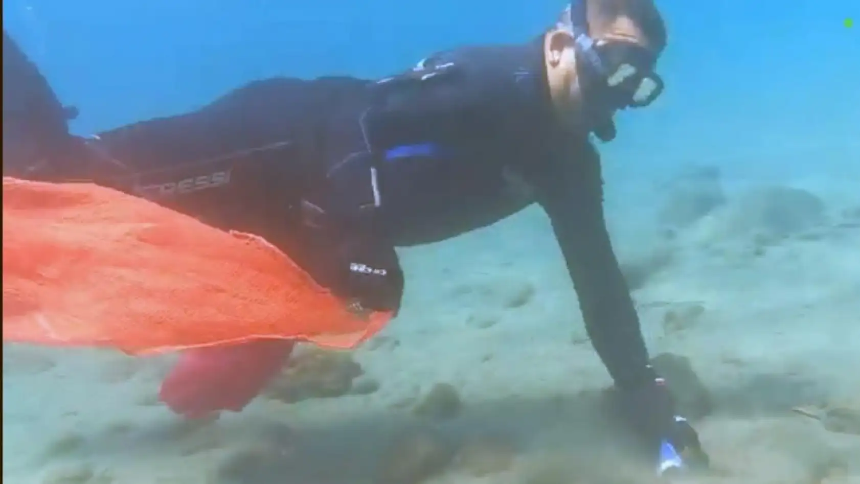 Muğla'da Dünya Çevre Günü'nde Deniz Dibi Temizliği