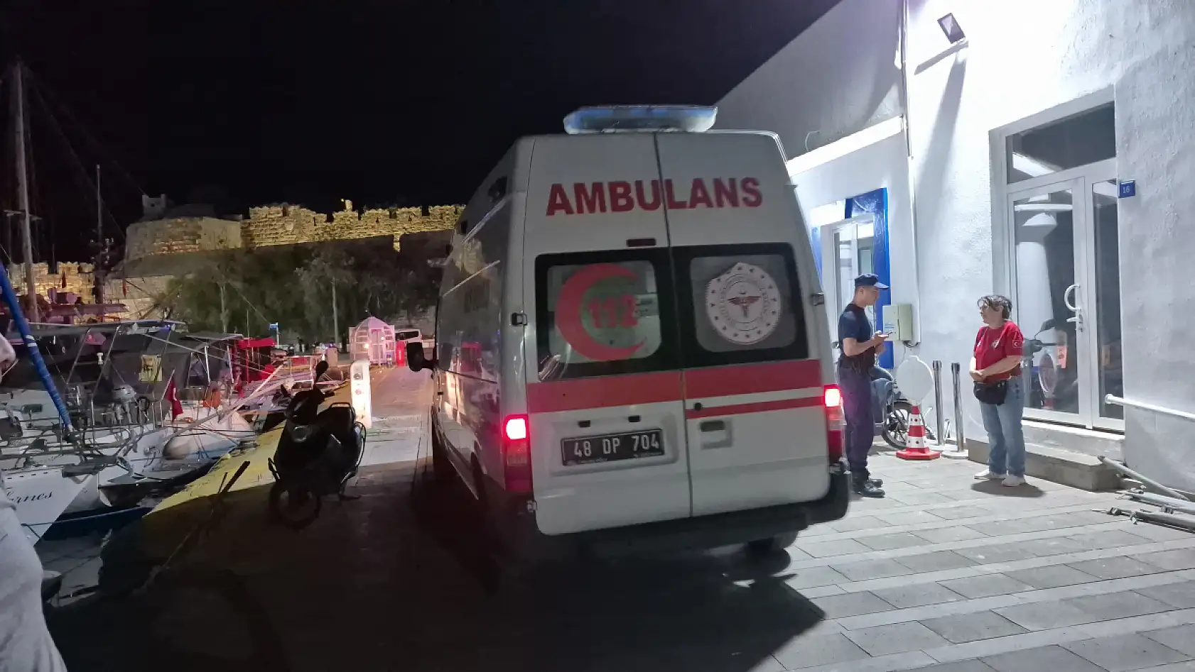 Bodrum'da ayağına ağırlık bağlayıp denize atladı