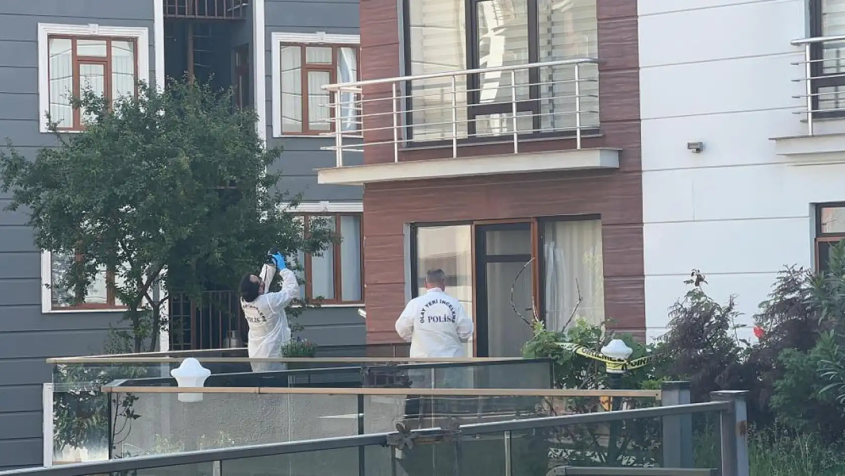 Apartman önünde korkunç olay: Genç kadın hayatını kaybetti