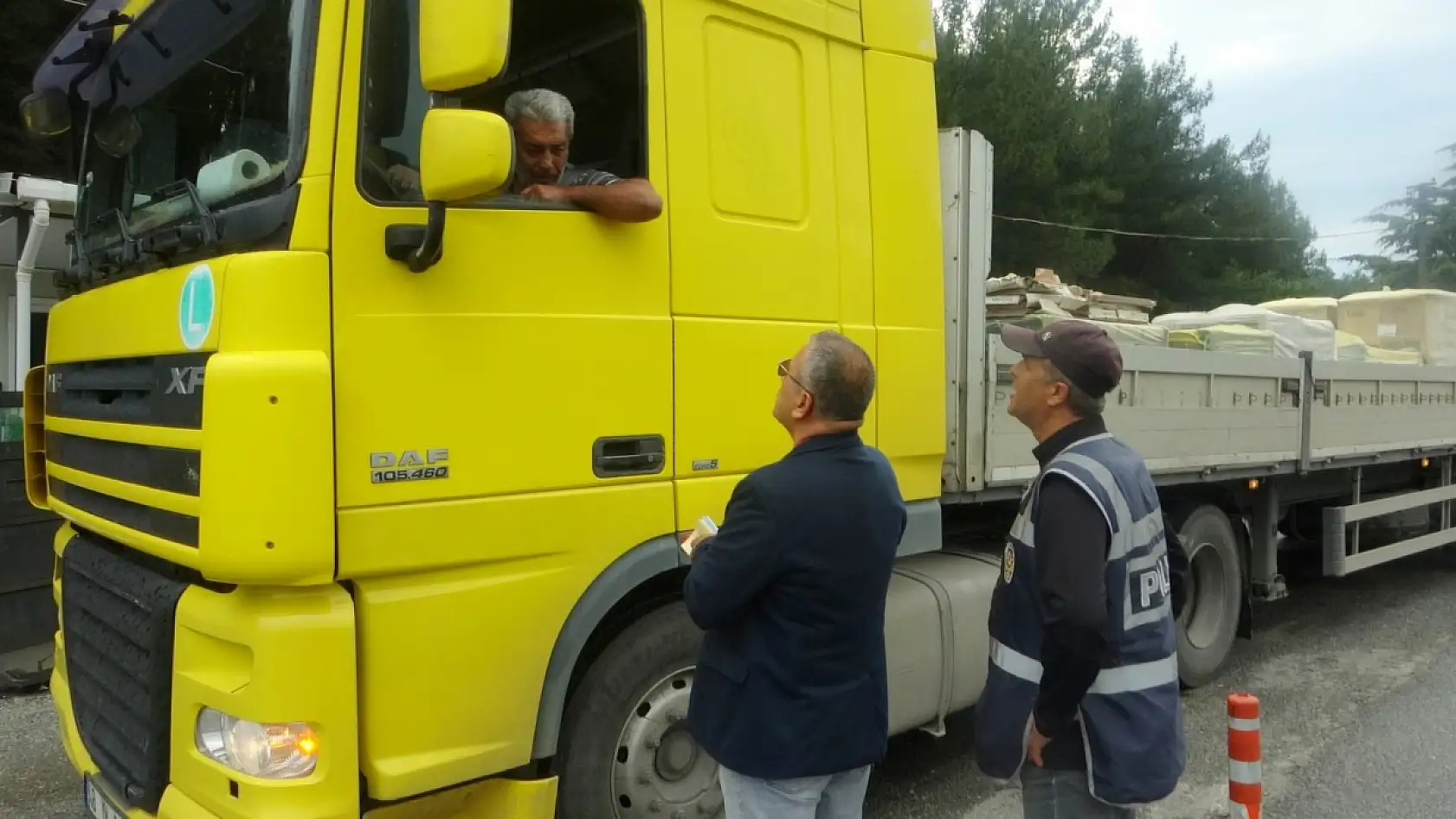 Menteşe'de tütün denetimleri sürüyor bilgilendirme ve broşür dağıtımı yapıldı