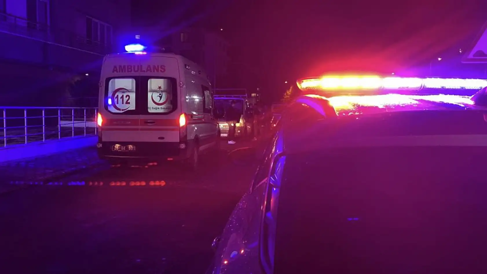 'Yanımda kız var, ne bakıyon!' dedi, 17 yaşındaki genci bıçakladı