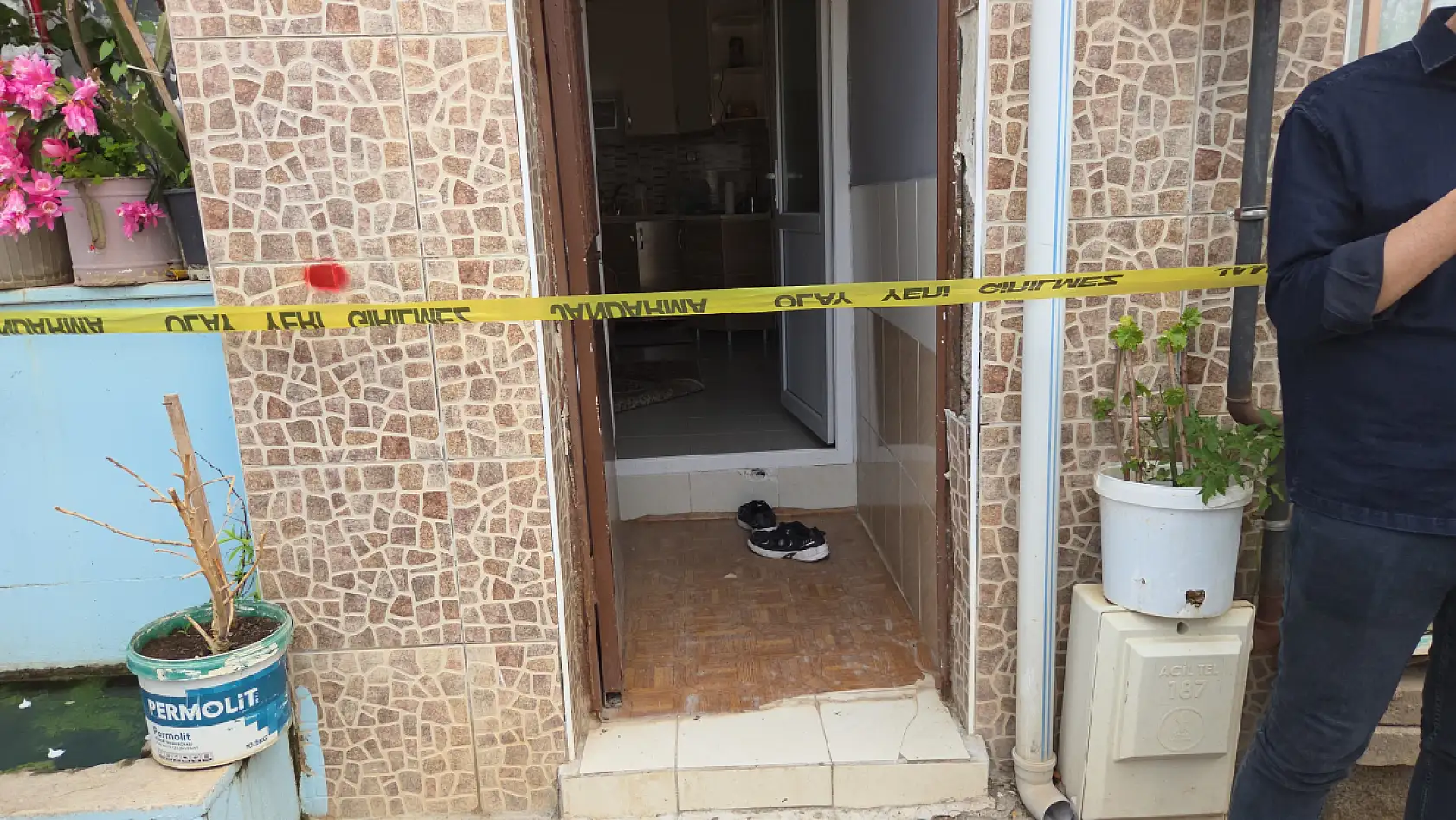 Üniversiteli genç evinde ölü bulundu