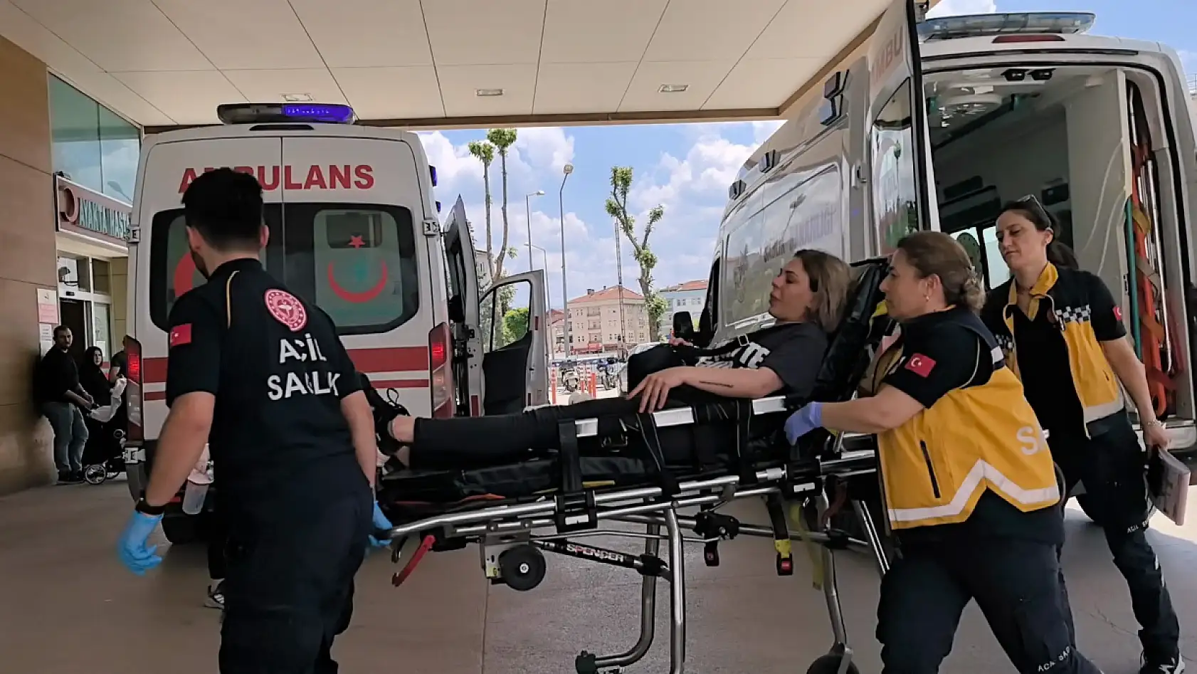 Eski nişanlısını sokak ortasında silahla vurdu