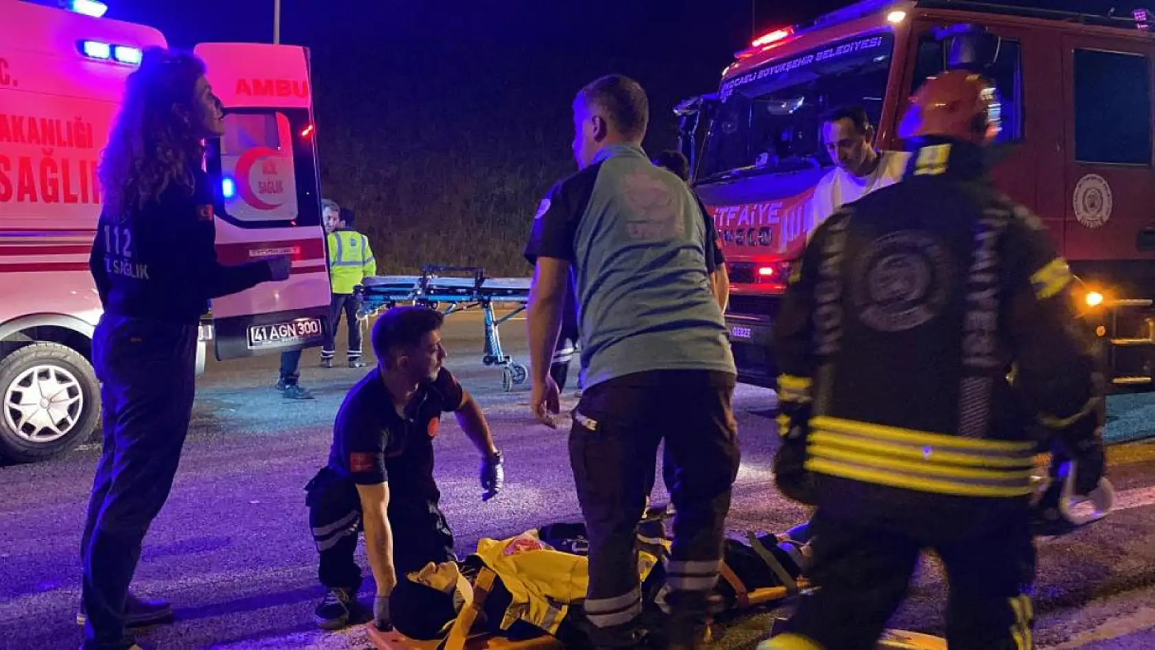 Otoyolda can pazarı: 4'ü çocuk 12 kişi yaralandı