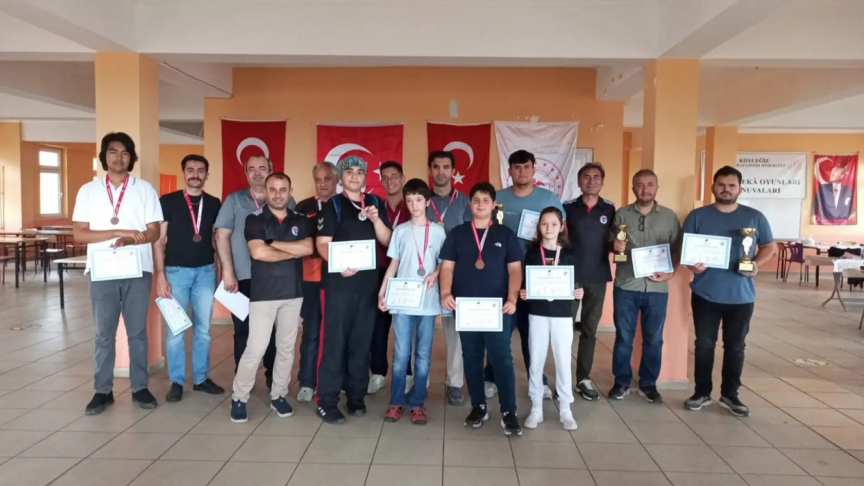 Köyceğiz'de düzenlenen satranç turnuvasına yoğun ilgi