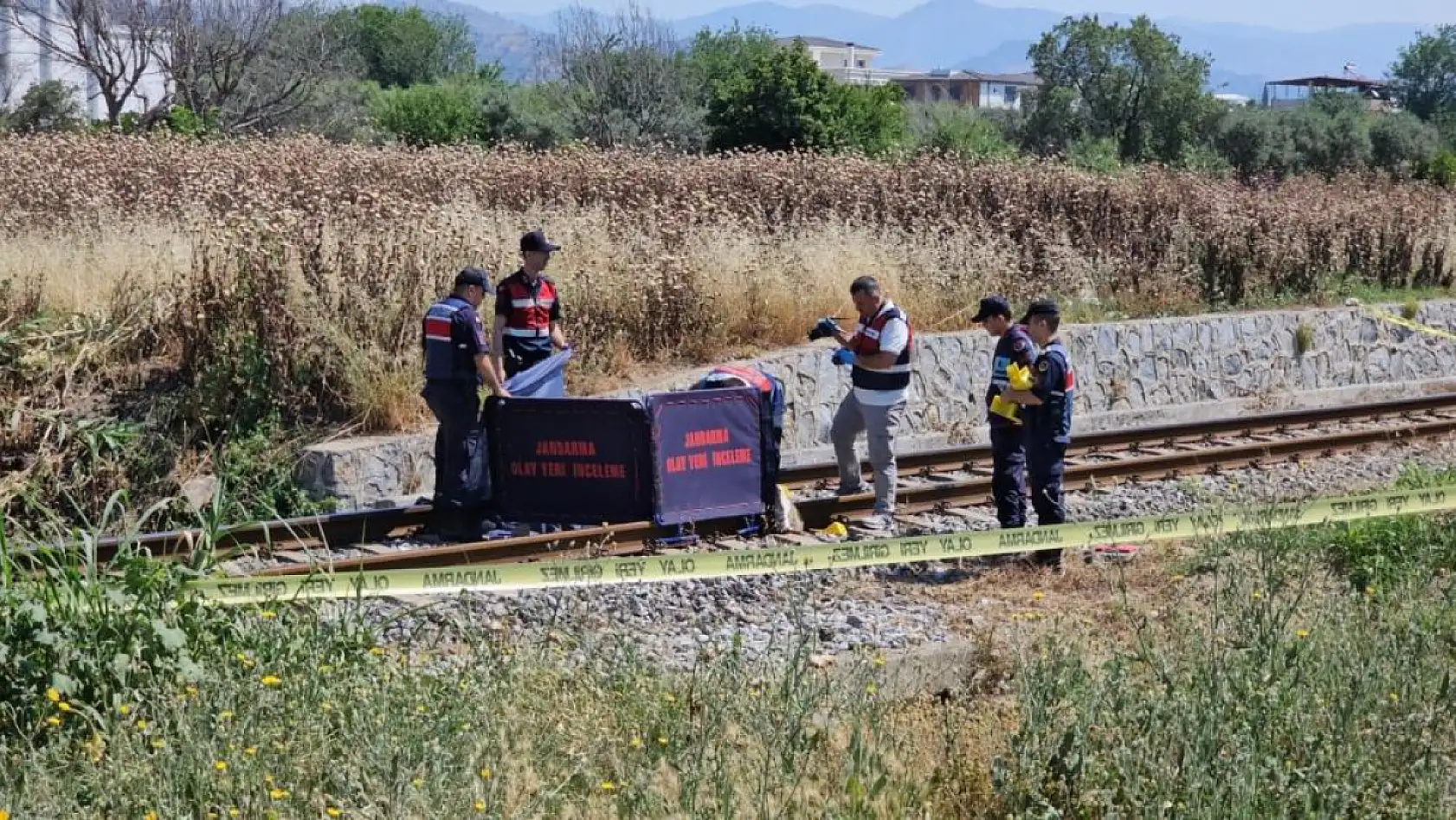 Evlenmeye hazırlanıyordu, trenin altında kalarak can verdi