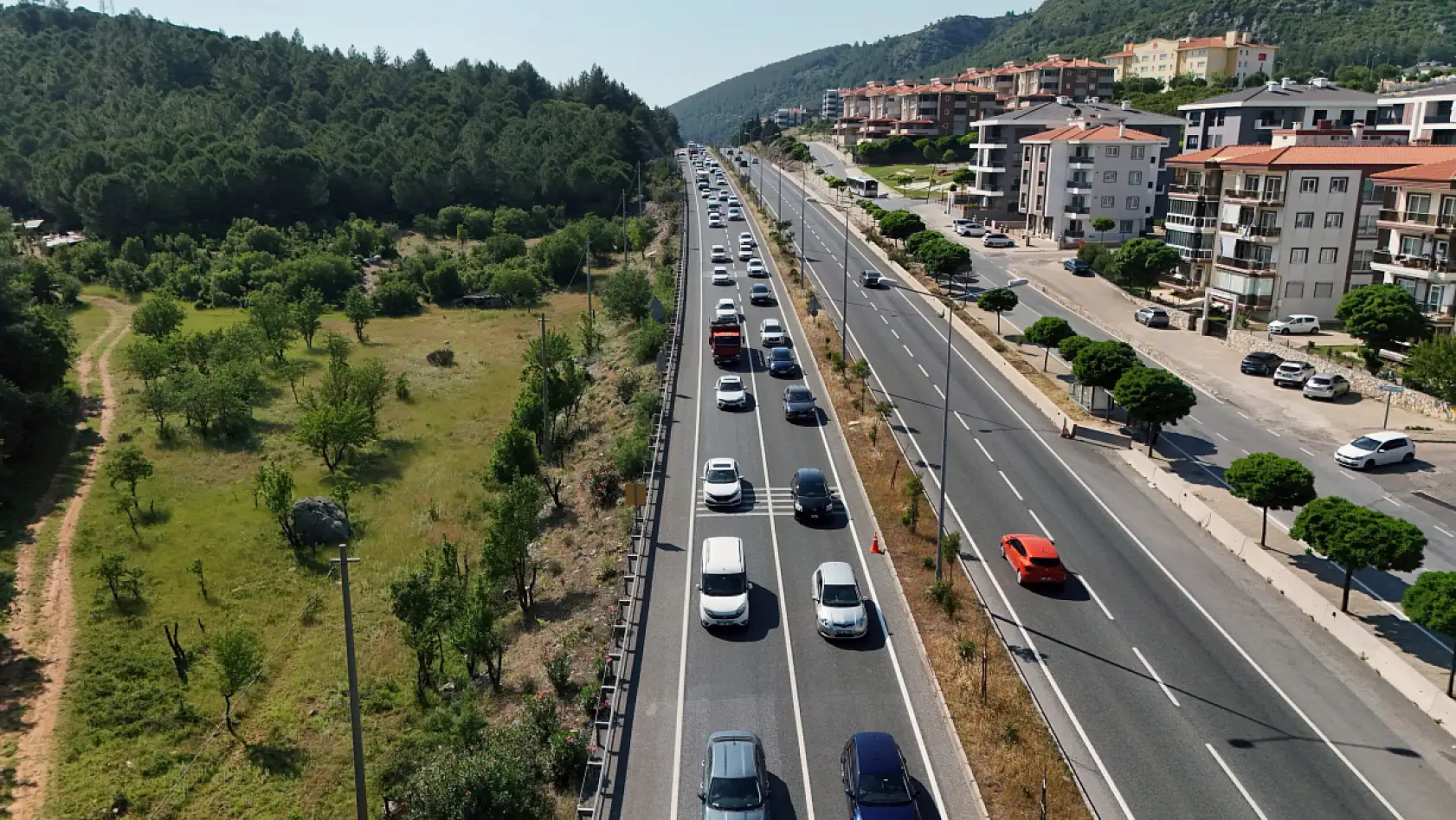 Kurban Bayramı'nda Muğla'ya yerli turist akını: Yollarda uzun kuyruklar oluştu