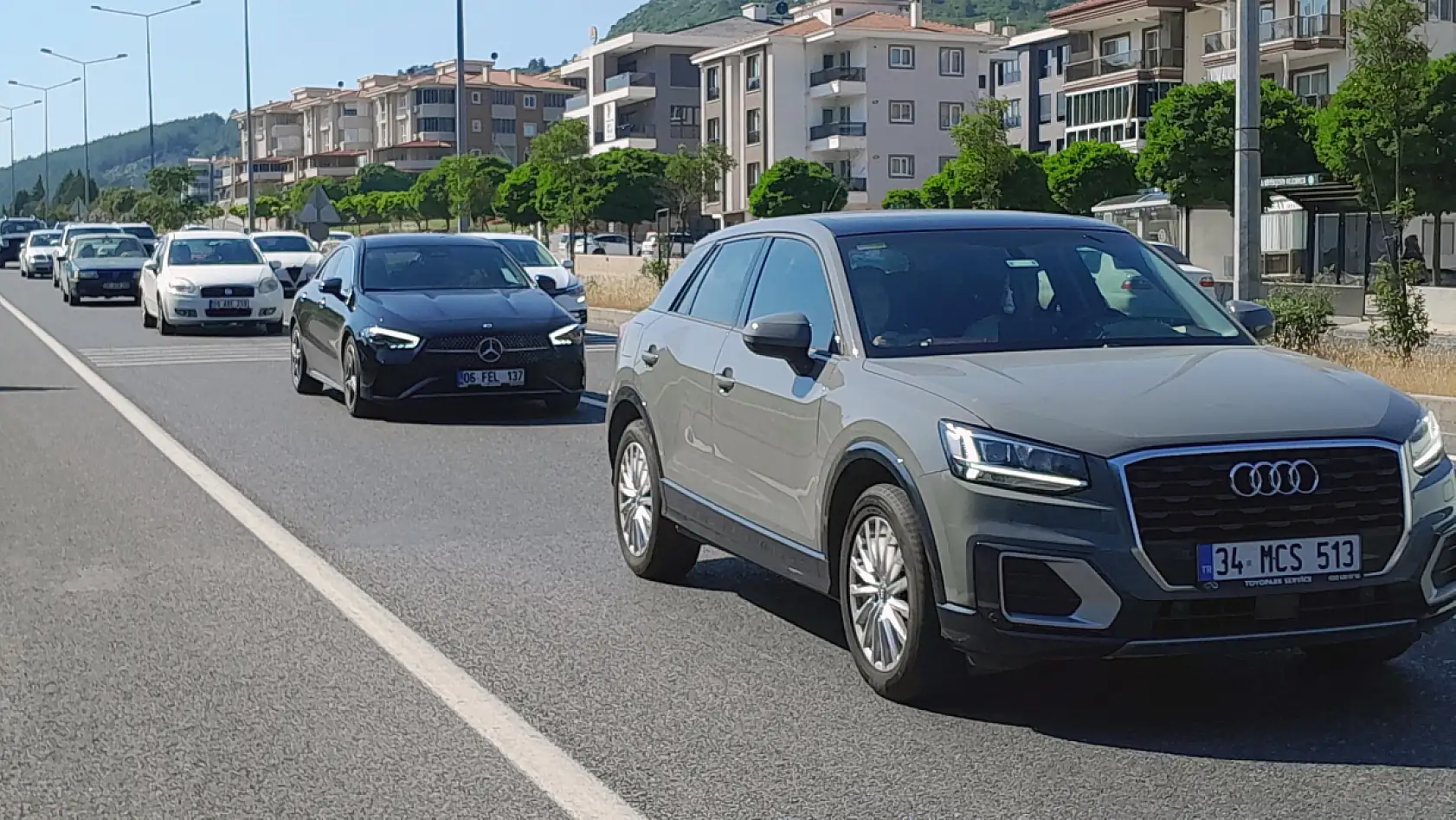 Kurban Bayramı'nda Muğla'ya yerli turist akını: Yollarda uzun kuyruklar oluştu