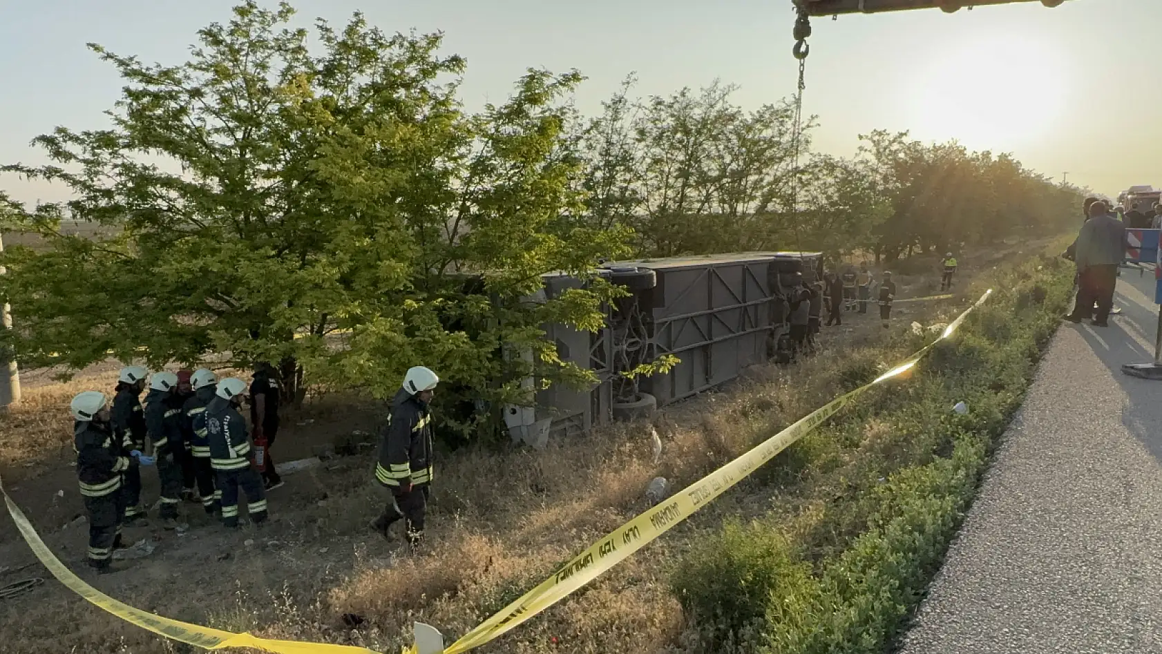 Konya'da yolcu otobüsü devrildi: 1 ölü, 23 yaralı