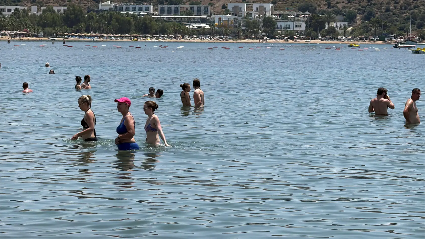 Bodrum sahillerinde 'bayram' yoğunluğu
