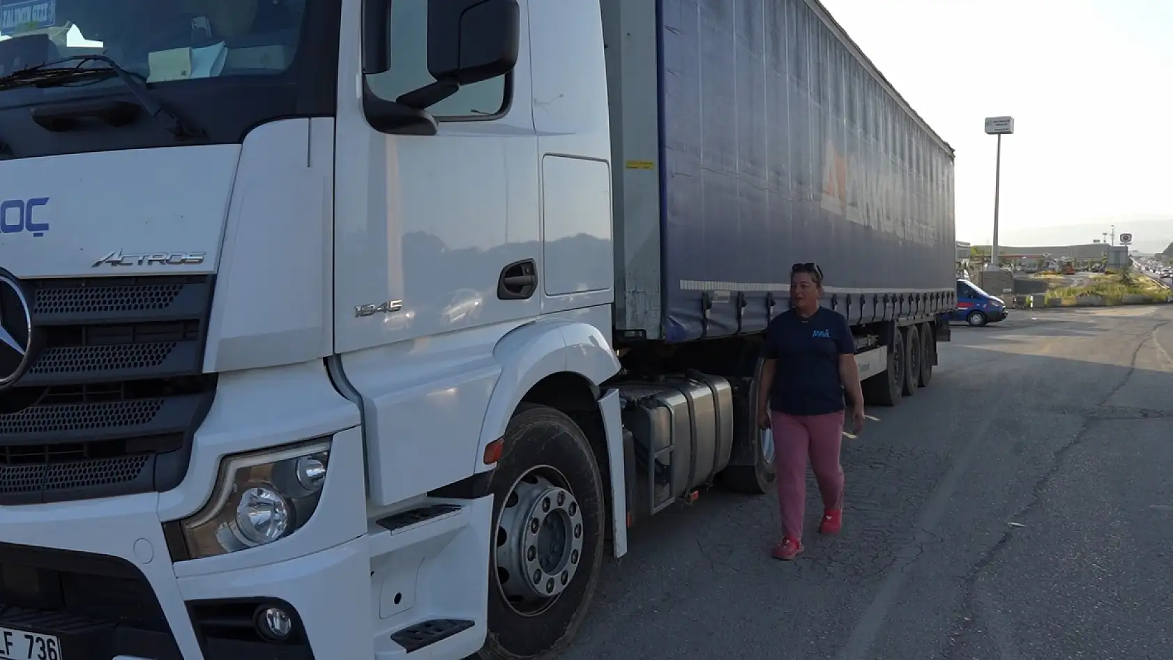 'Bu meslek kadınlara göre değil' dediler, o direksiyon başına geçti: Yolların sultanı Meliha