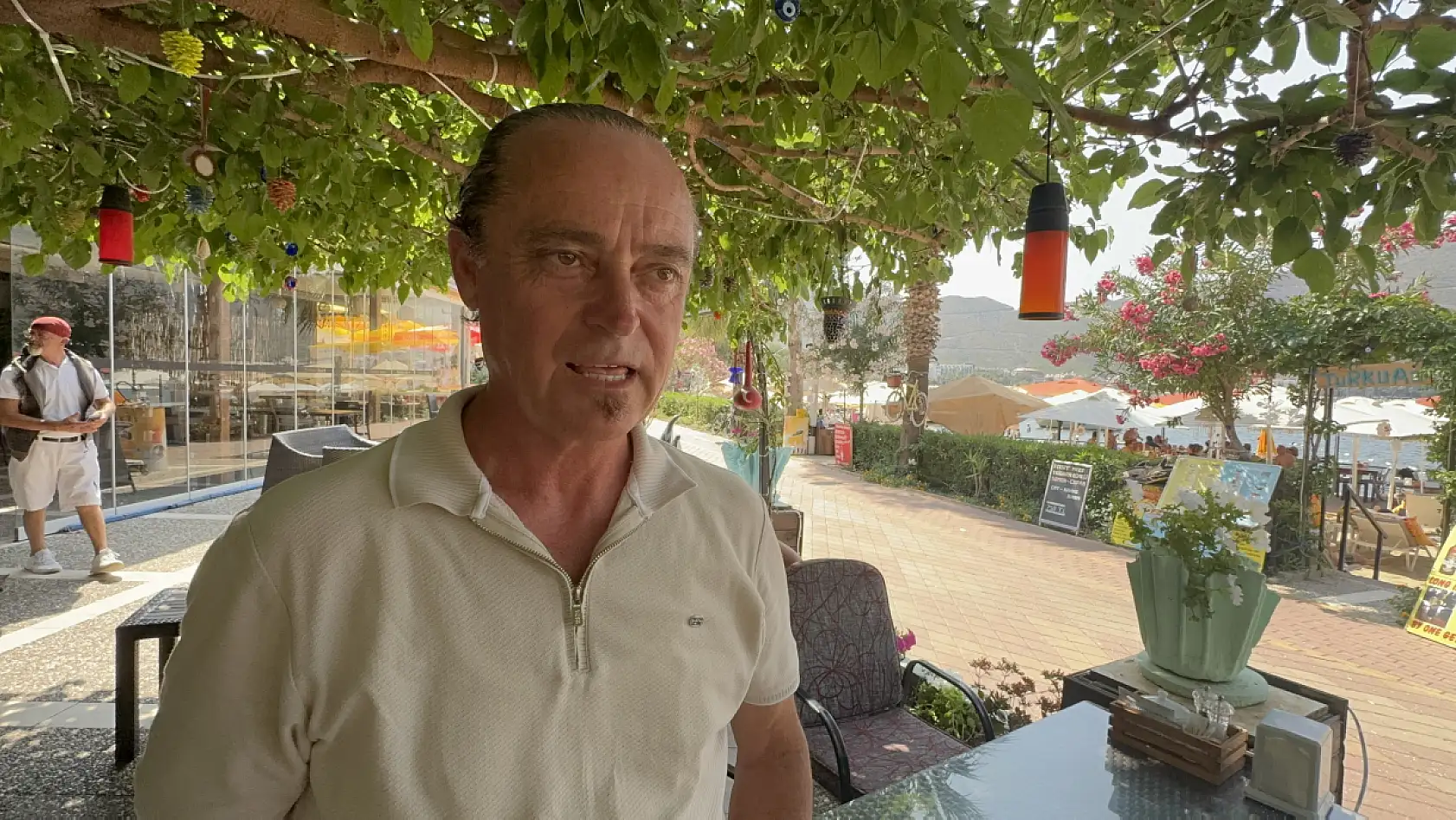 Marmaris'te bayram sıcaklığı: Tatilciler sahillere akın etti