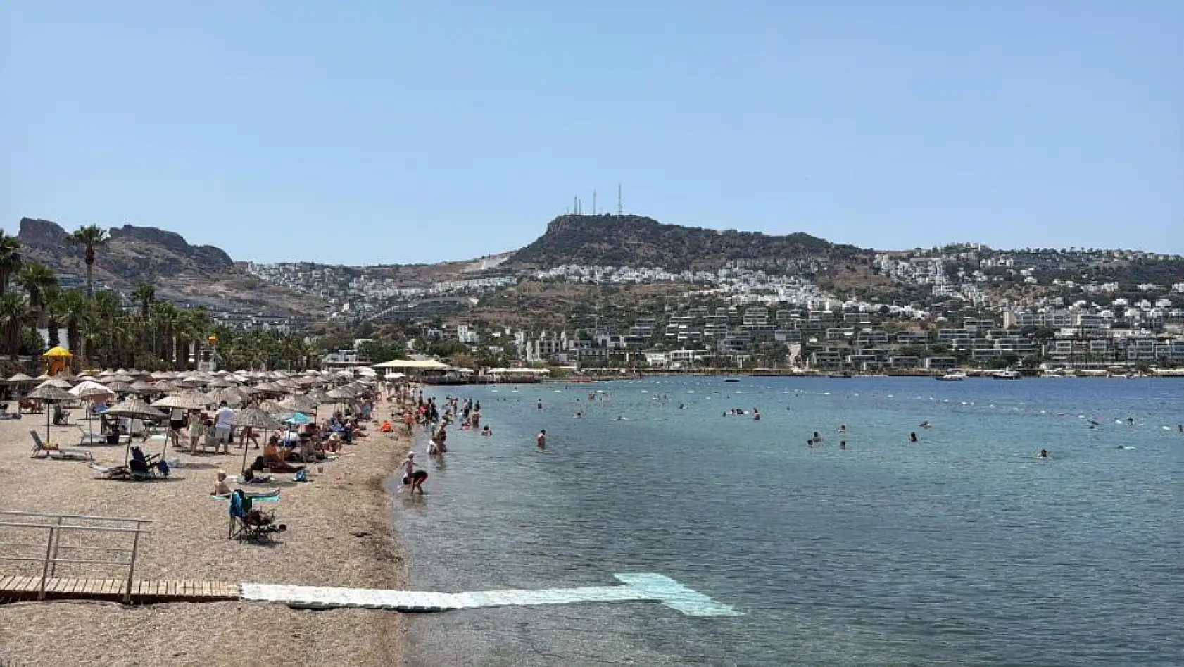 Bodrum'da sahilleri tatilciler doldurdu