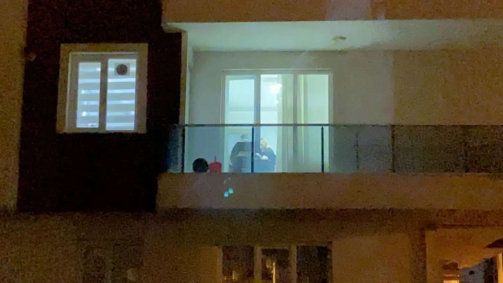 Kapı önündeki kavga cinayetle sonuçlandı: Tartıştığı kadını bıçaklayarak öldürdü